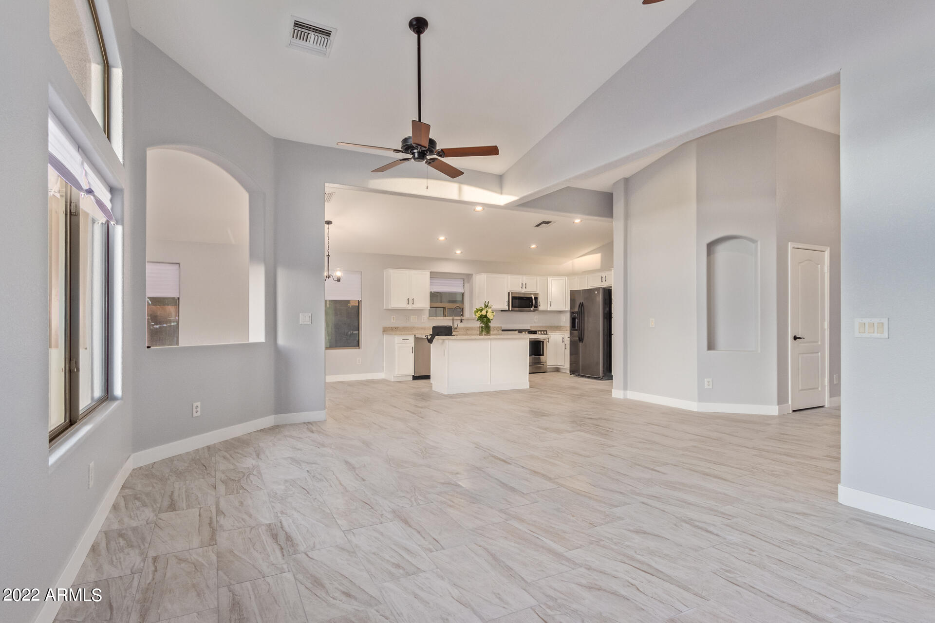 4820 W DESERT Lane