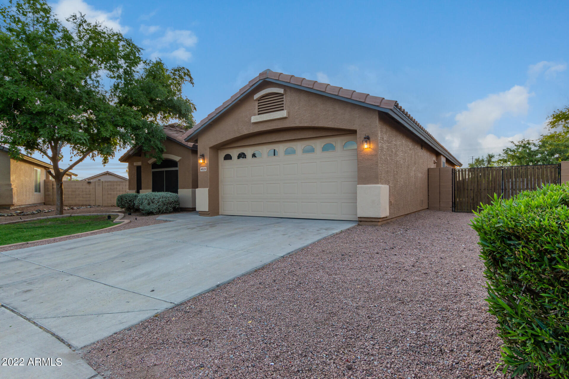 4820 W DESERT Lane