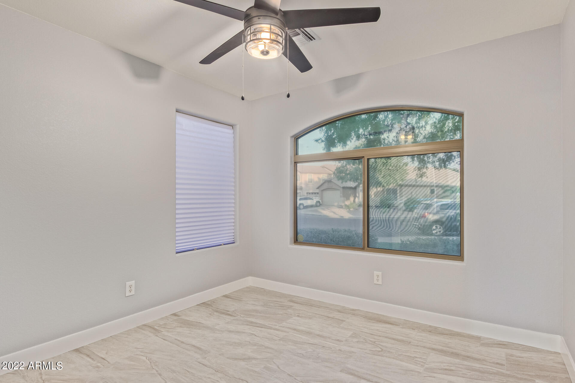 4820 W DESERT Lane