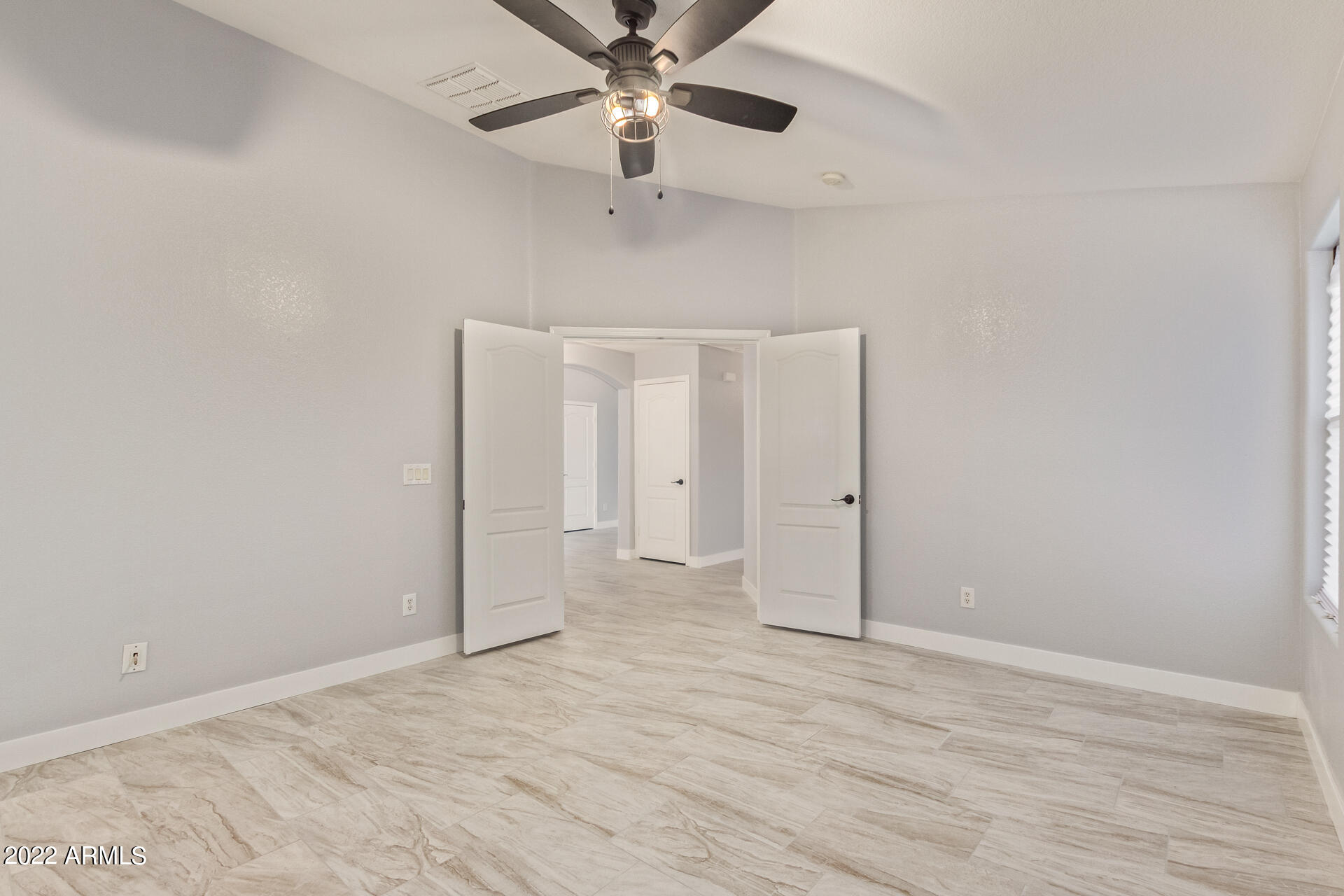 4820 W DESERT Lane