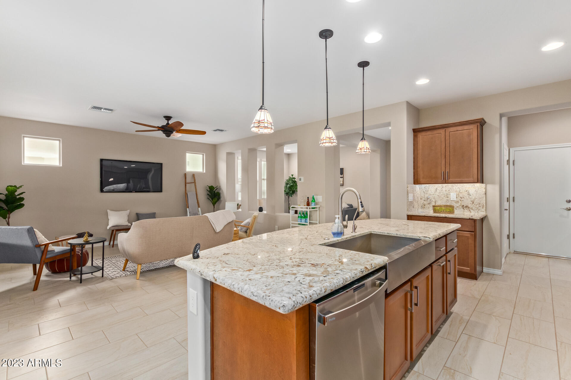 194 E BERGAMOT Lane