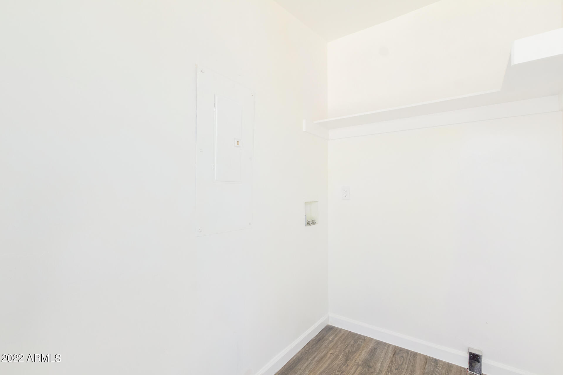 2525 N SADDLE Court