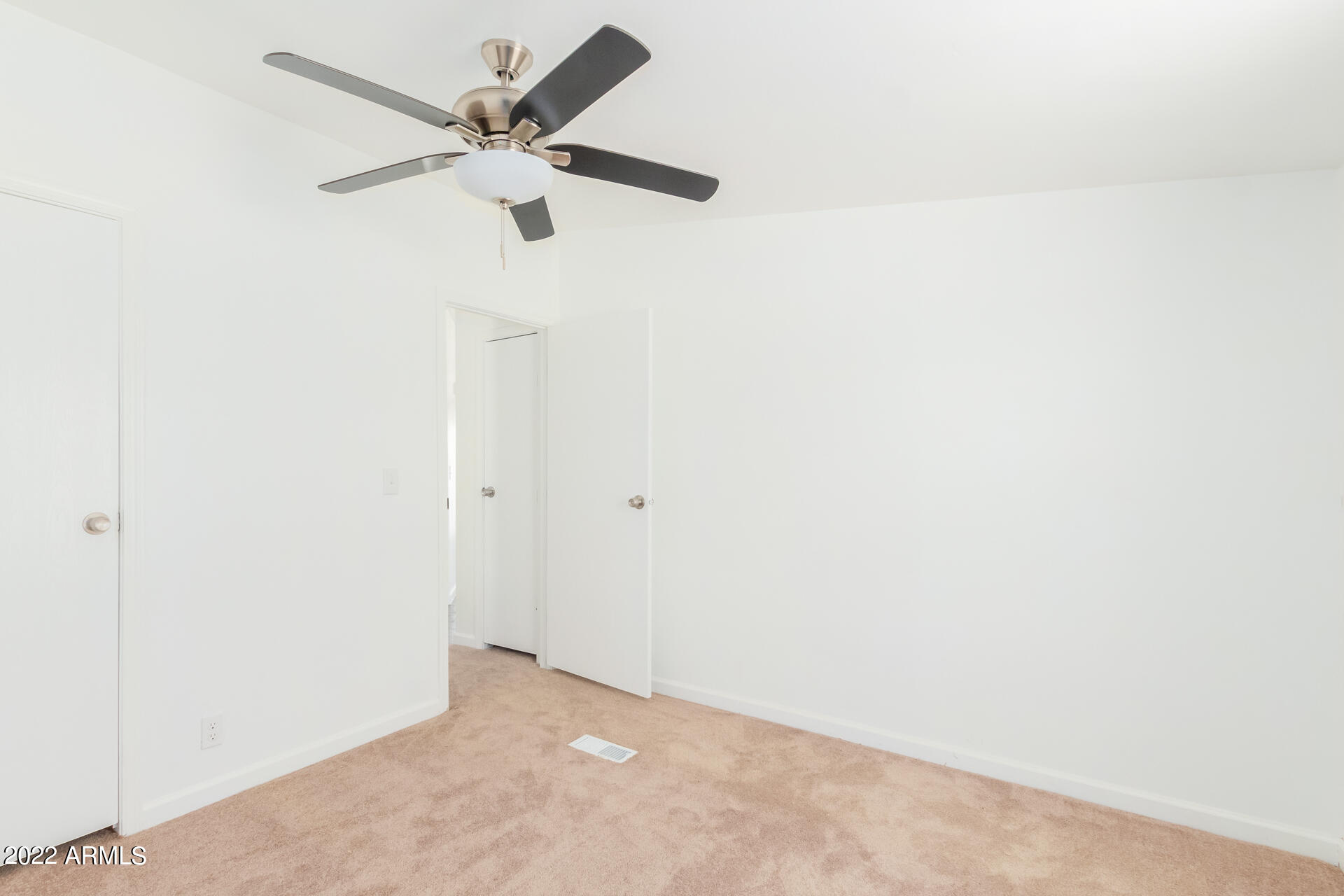 2525 N SADDLE Court