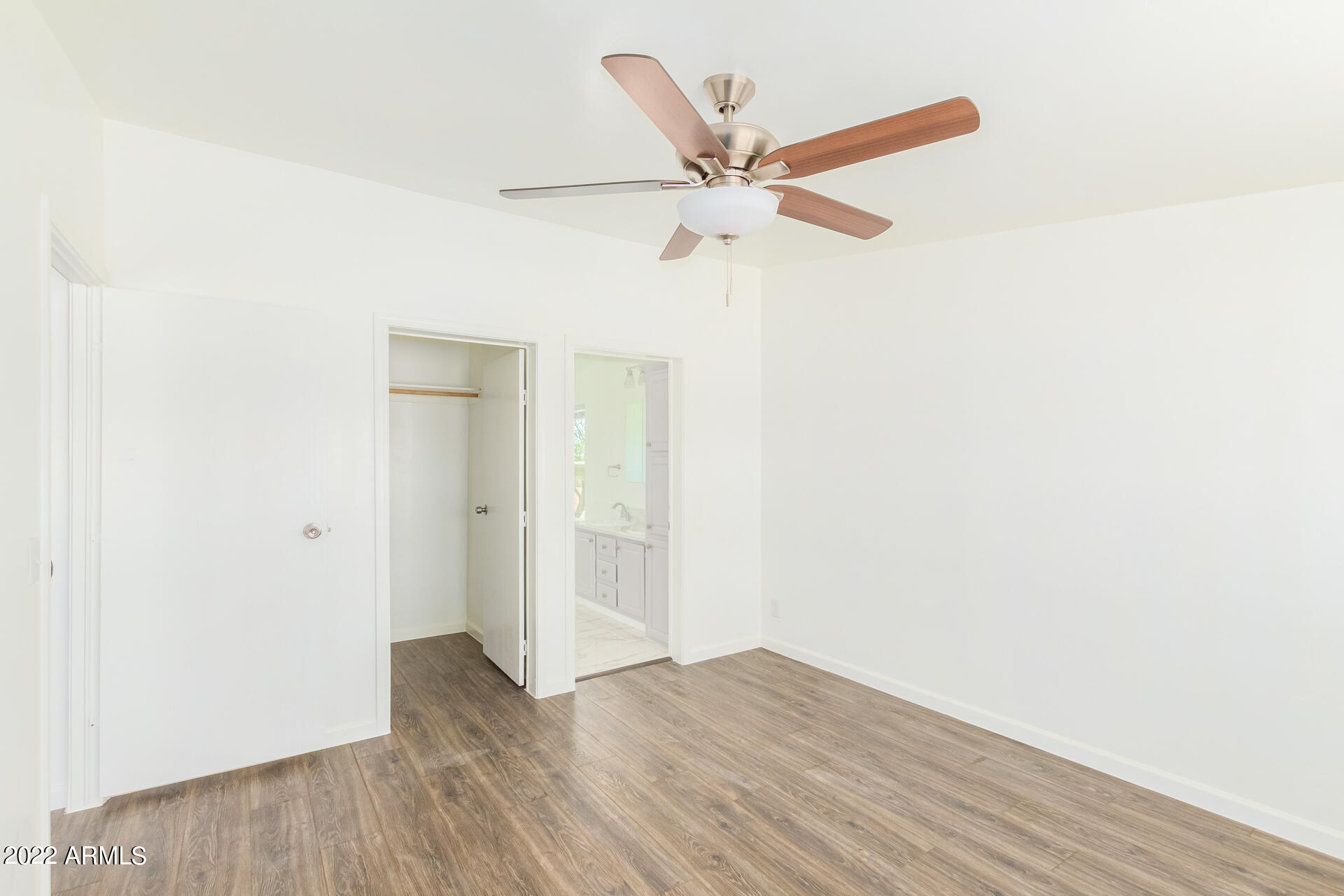 2525 N SADDLE Court