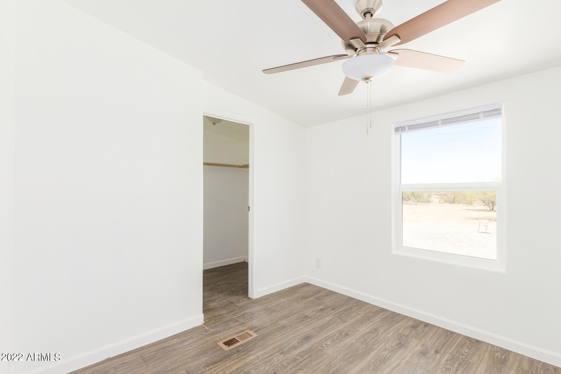 2525 N SADDLE Court