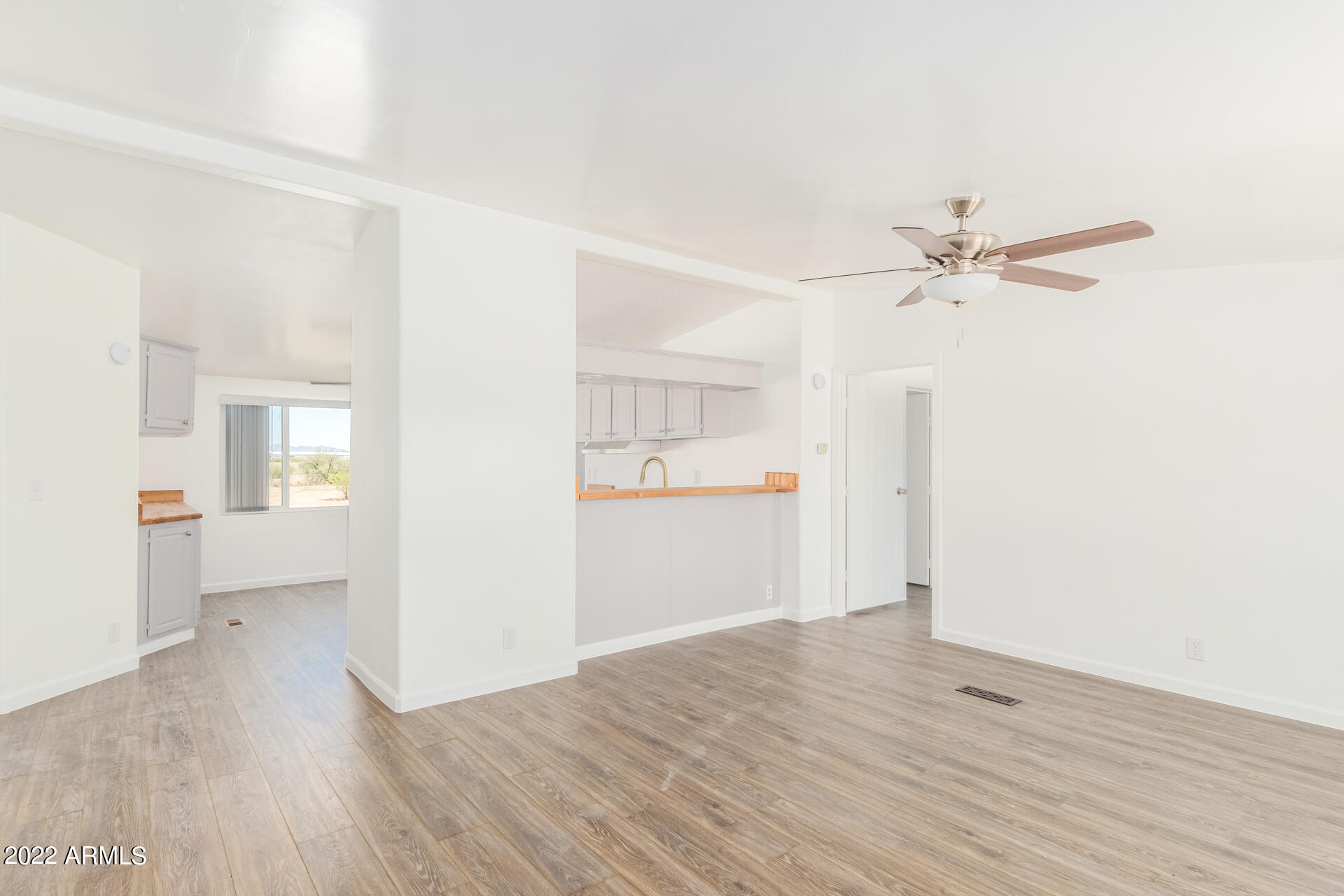 2525 N SADDLE Court