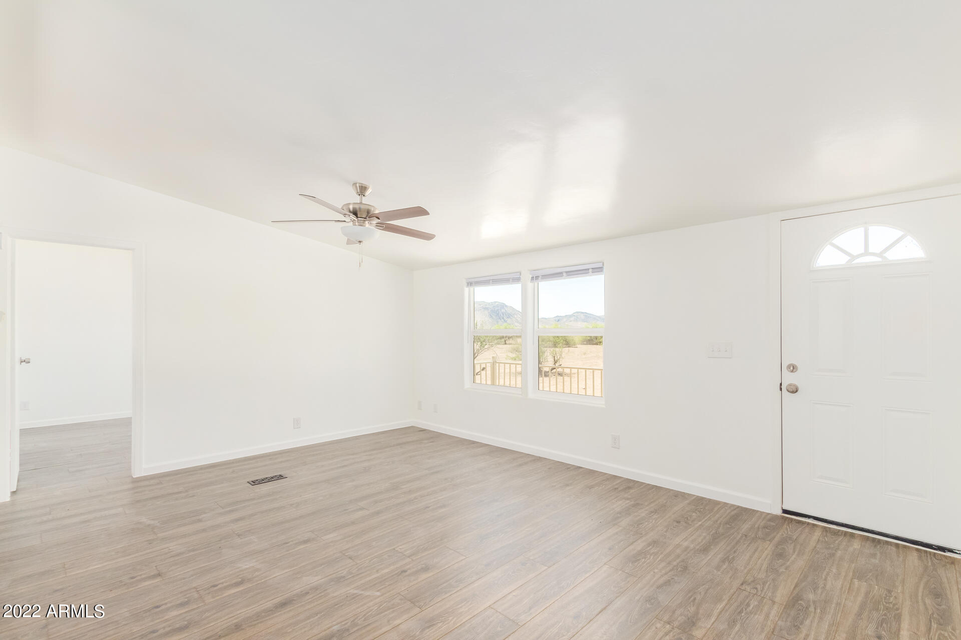 2525 N SADDLE Court