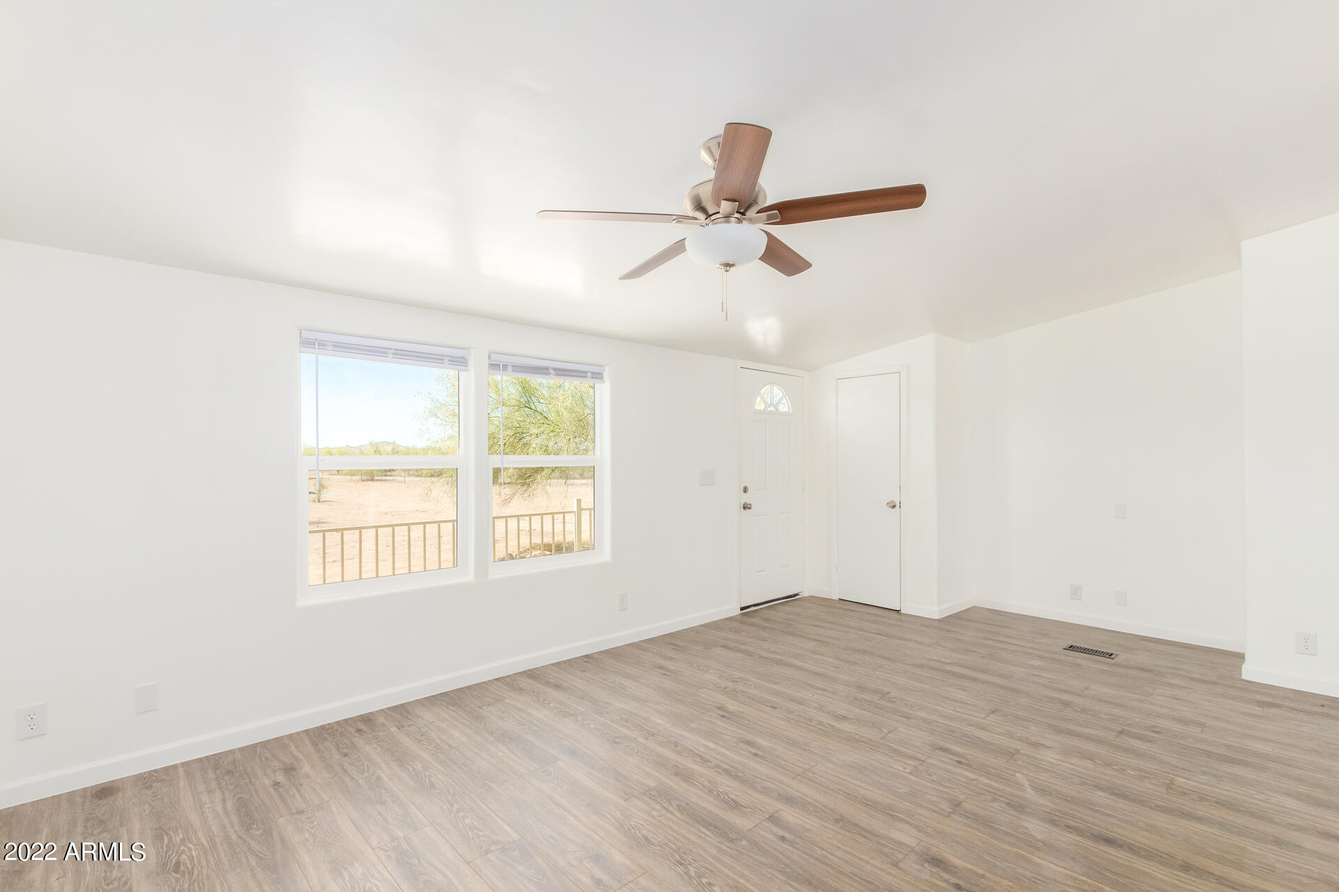 2525 N SADDLE Court
