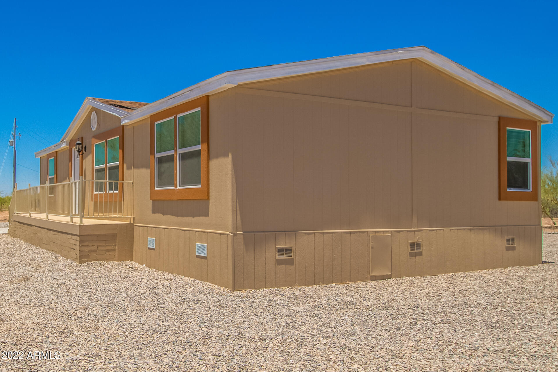2525 N SADDLE Court