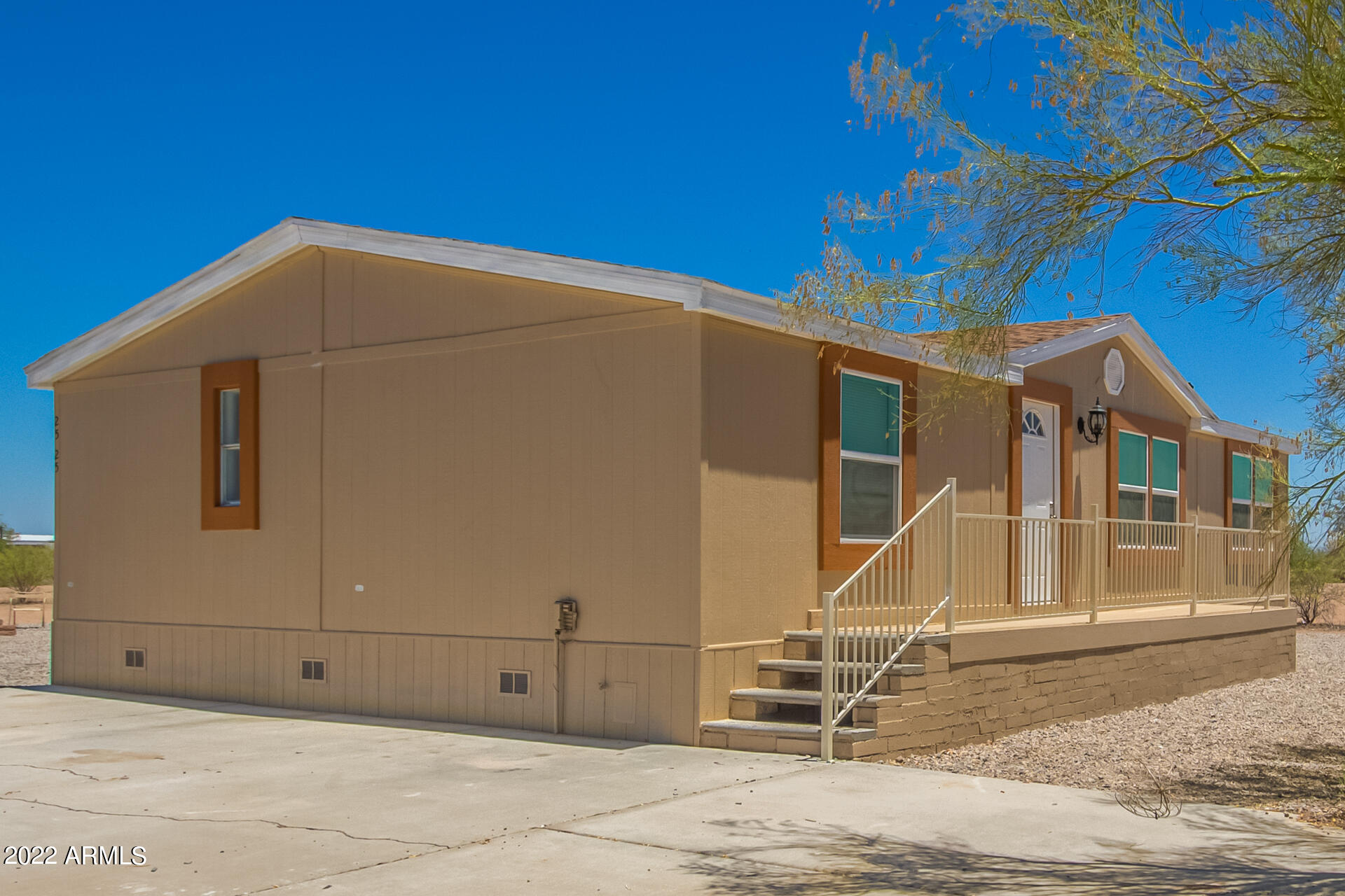 2525 N SADDLE Court