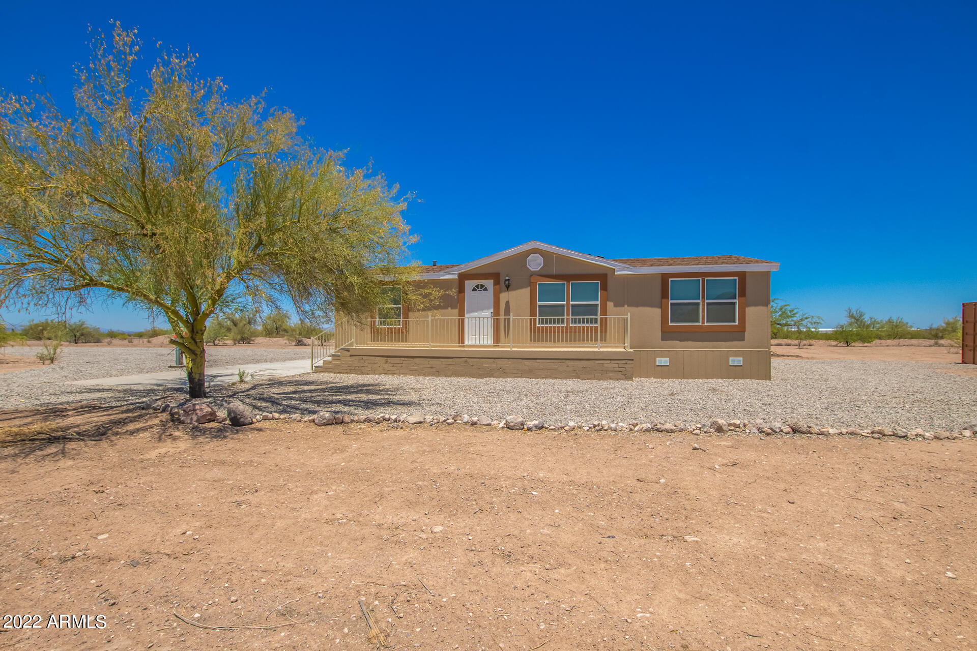 2525 N SADDLE Court