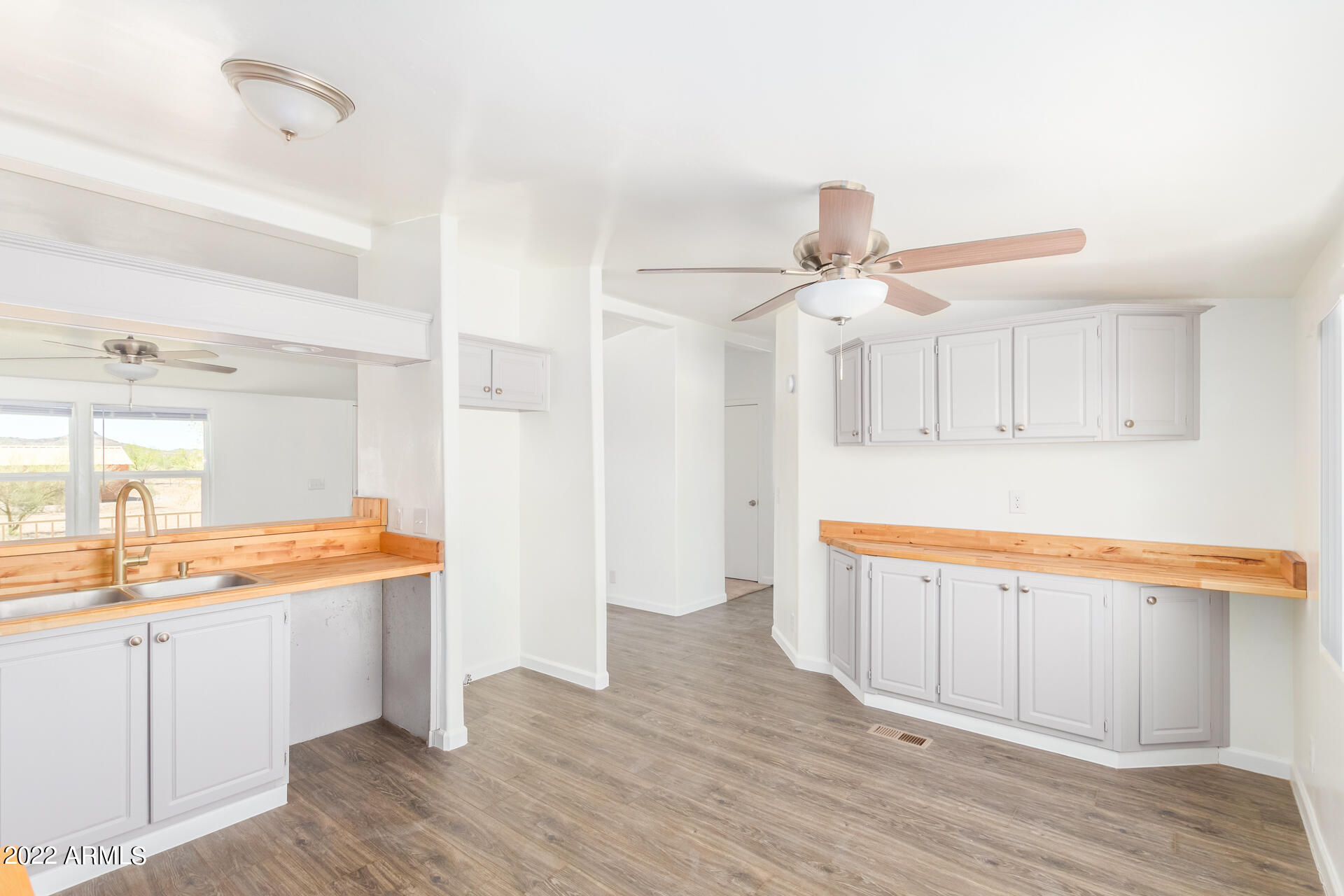 2525 N SADDLE Court