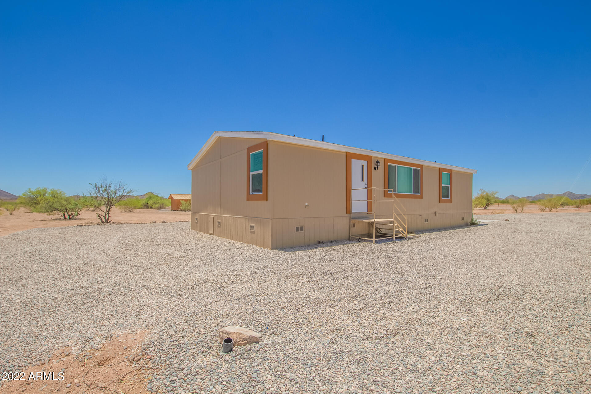 2525 N SADDLE Court