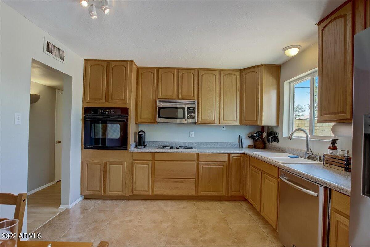 6626 E WILSHIRE Drive