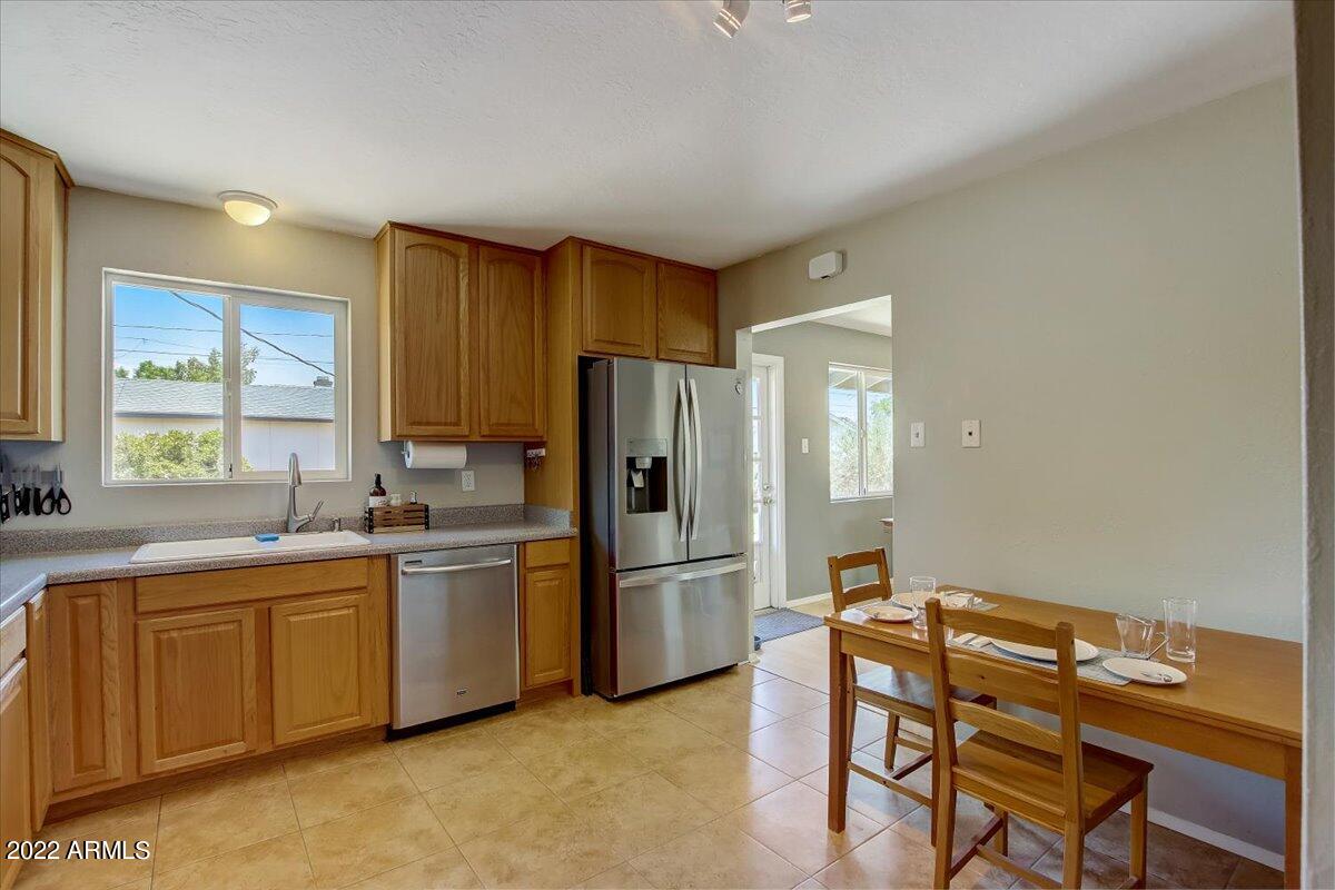 6626 E WILSHIRE Drive