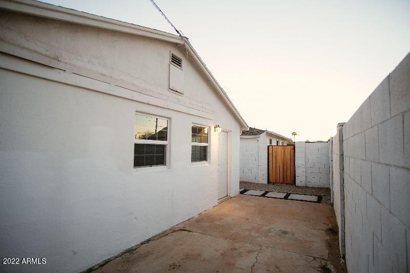 2341 N Dayton Street
