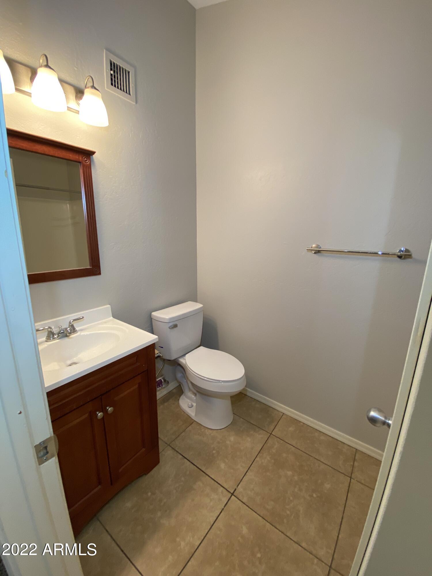 5146 E Oak Street # 207