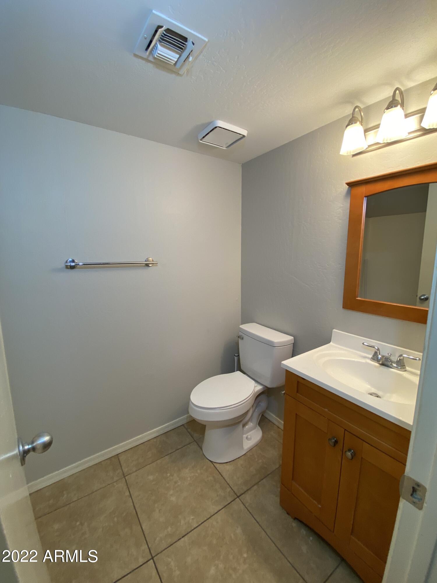 5146 E Oak Street # 207