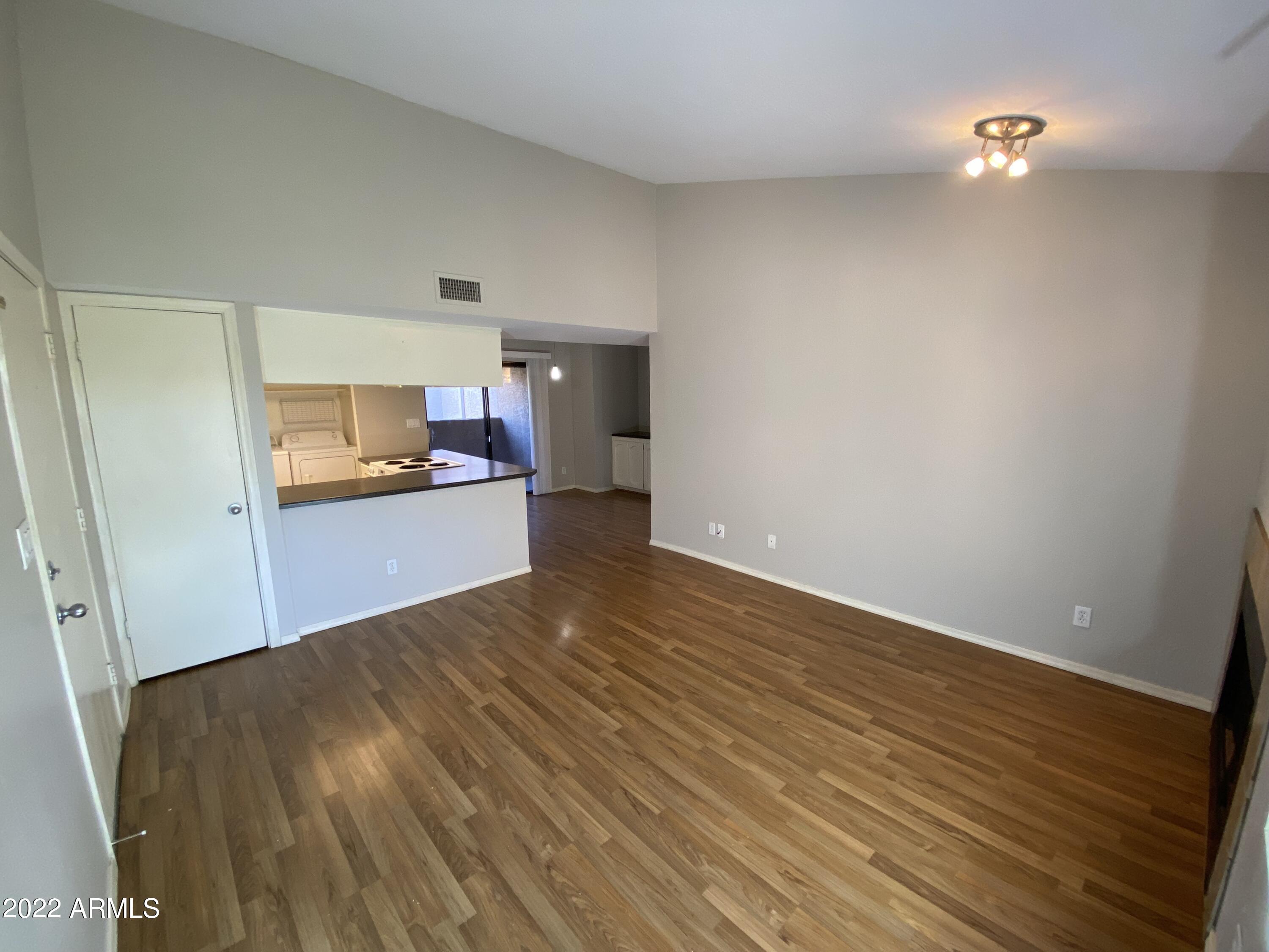5146 E Oak Street # 207