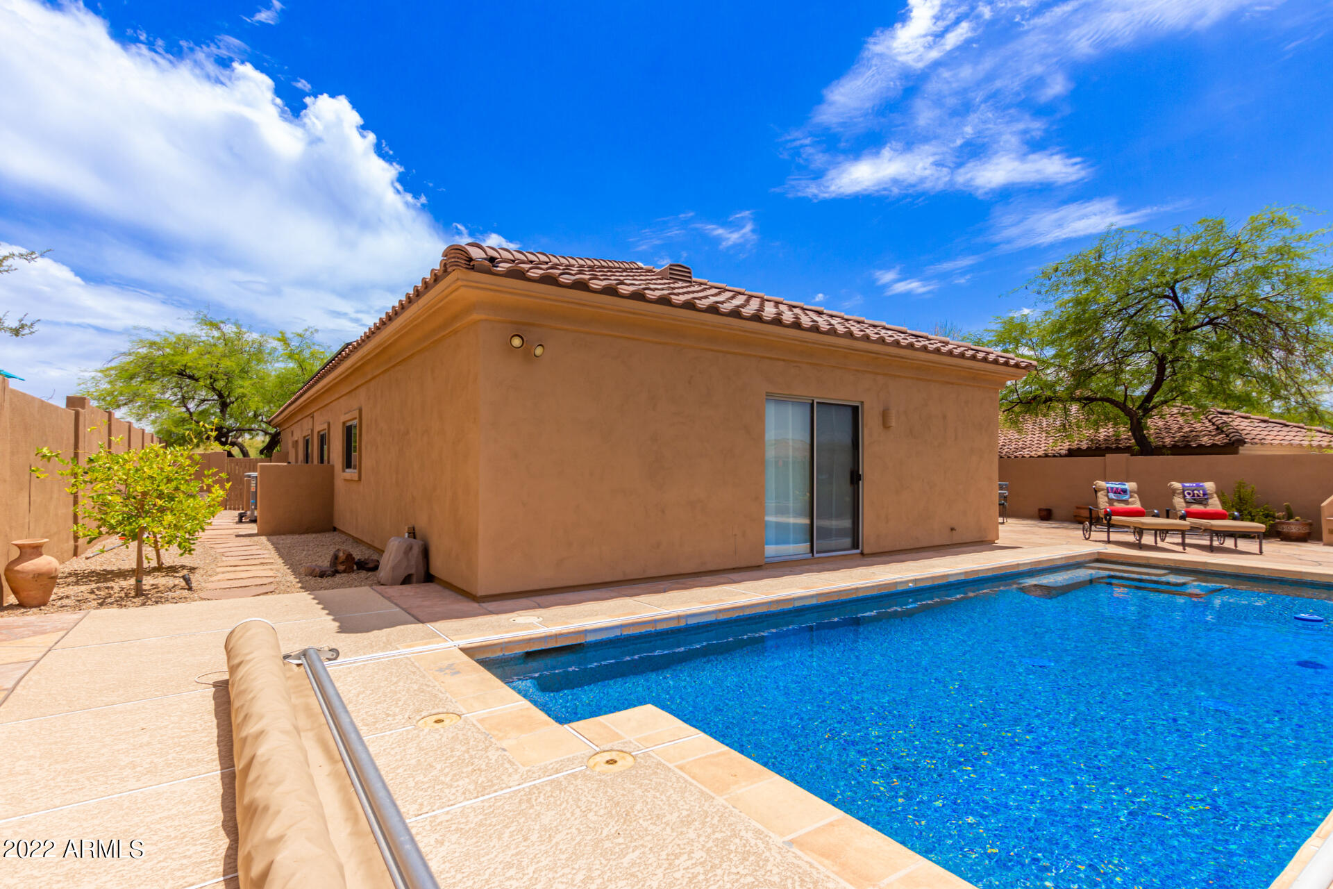 9472 E WHITEWING Drive