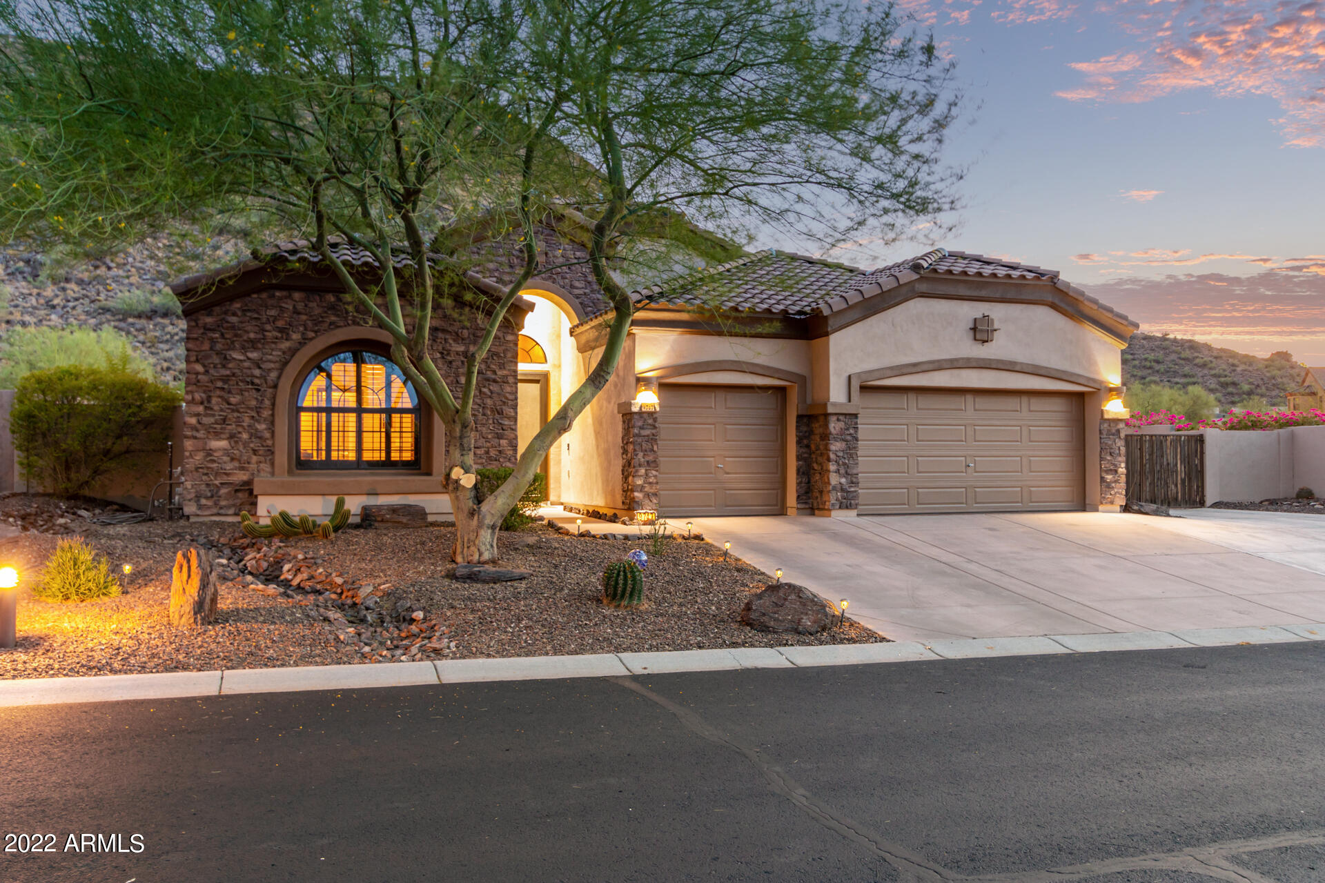 9747 E INGLEWOOD Circle