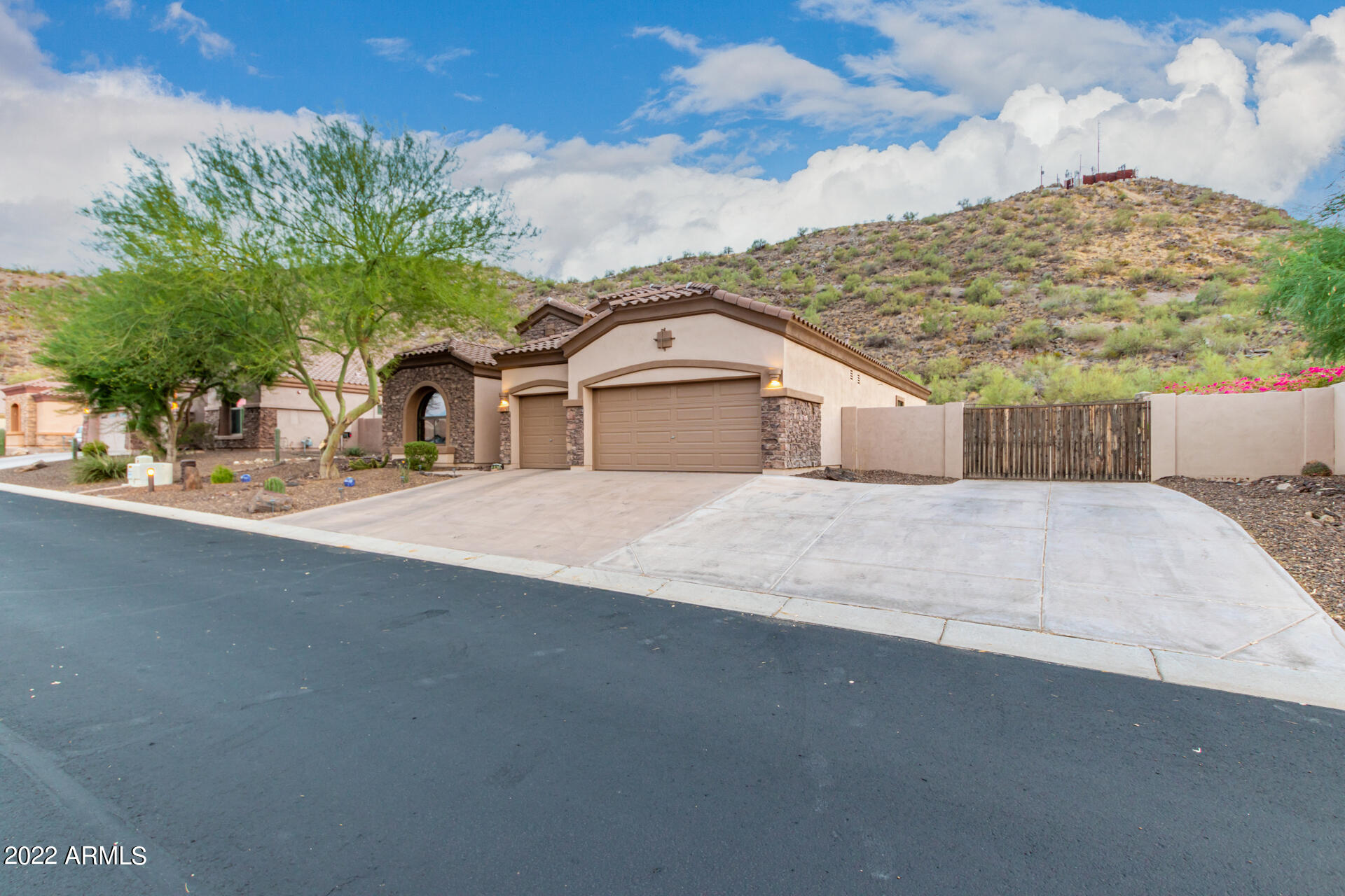 9747 E INGLEWOOD Circle