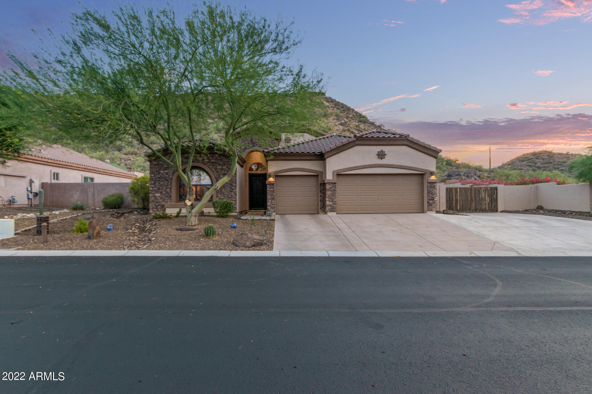 9747 E INGLEWOOD Circle