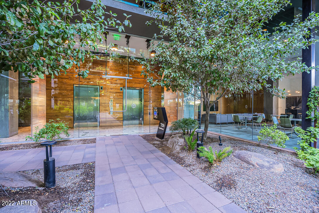 7120 E KIERLAND Boulevard # 0802