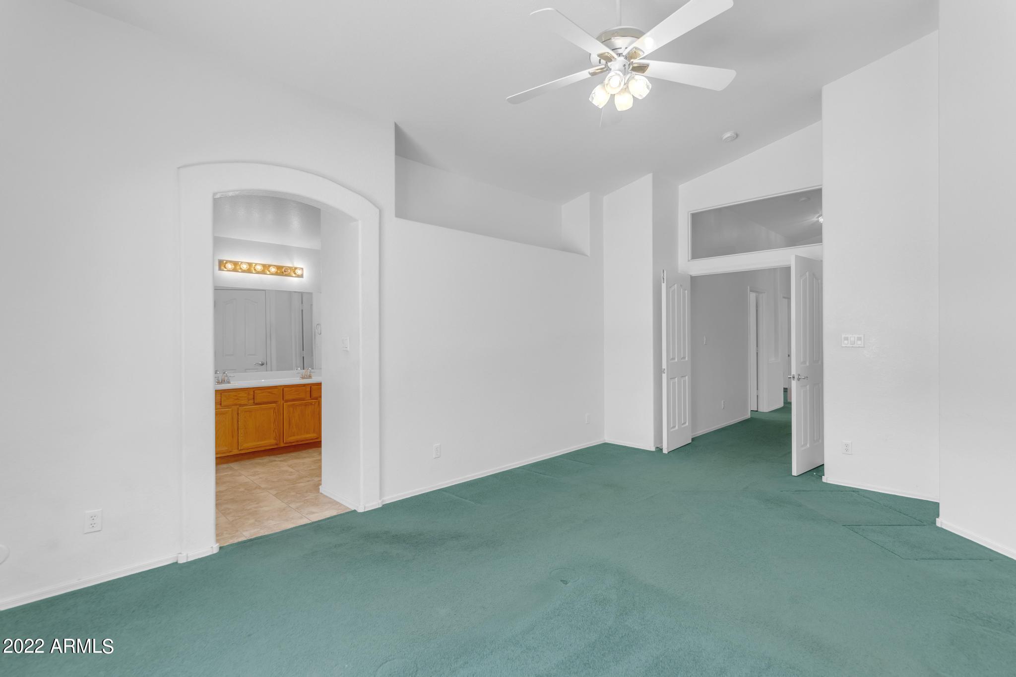1023 E AMBERWOOD Drive
