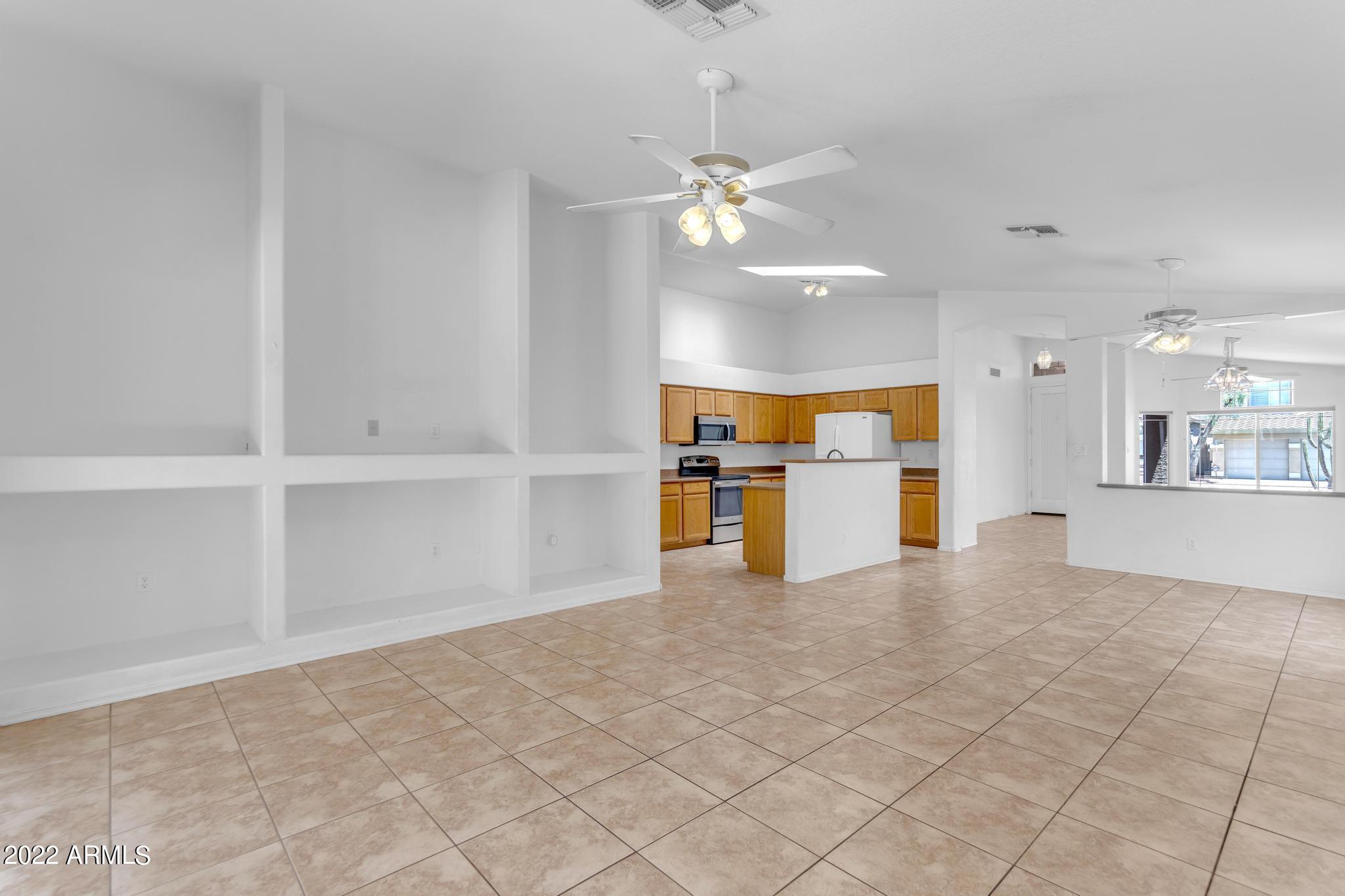 1023 E AMBERWOOD Drive