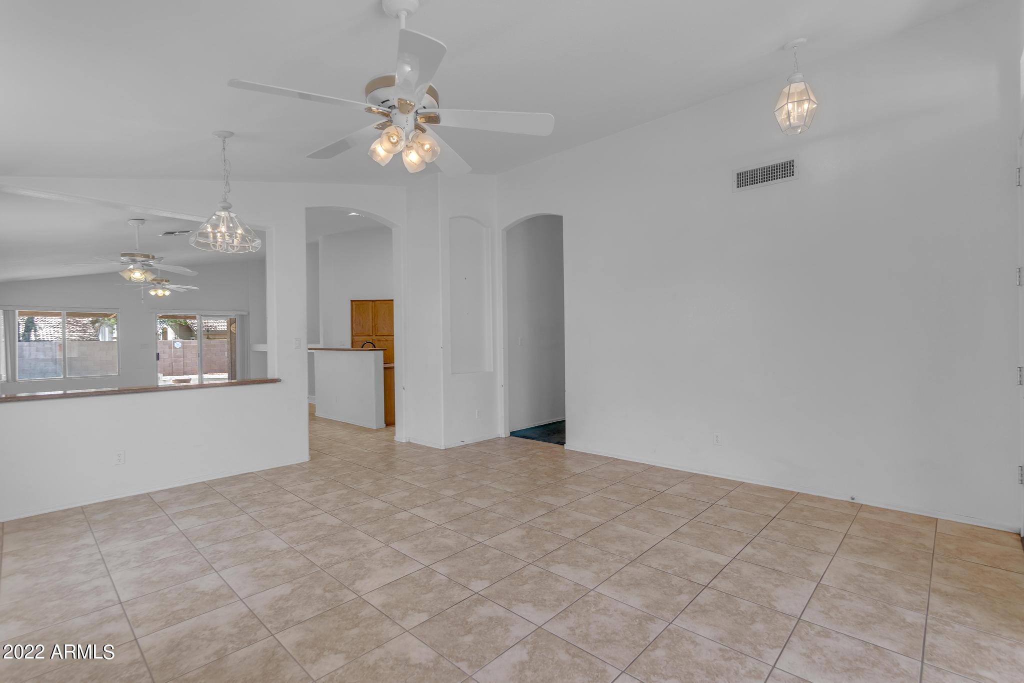 1023 E AMBERWOOD Drive