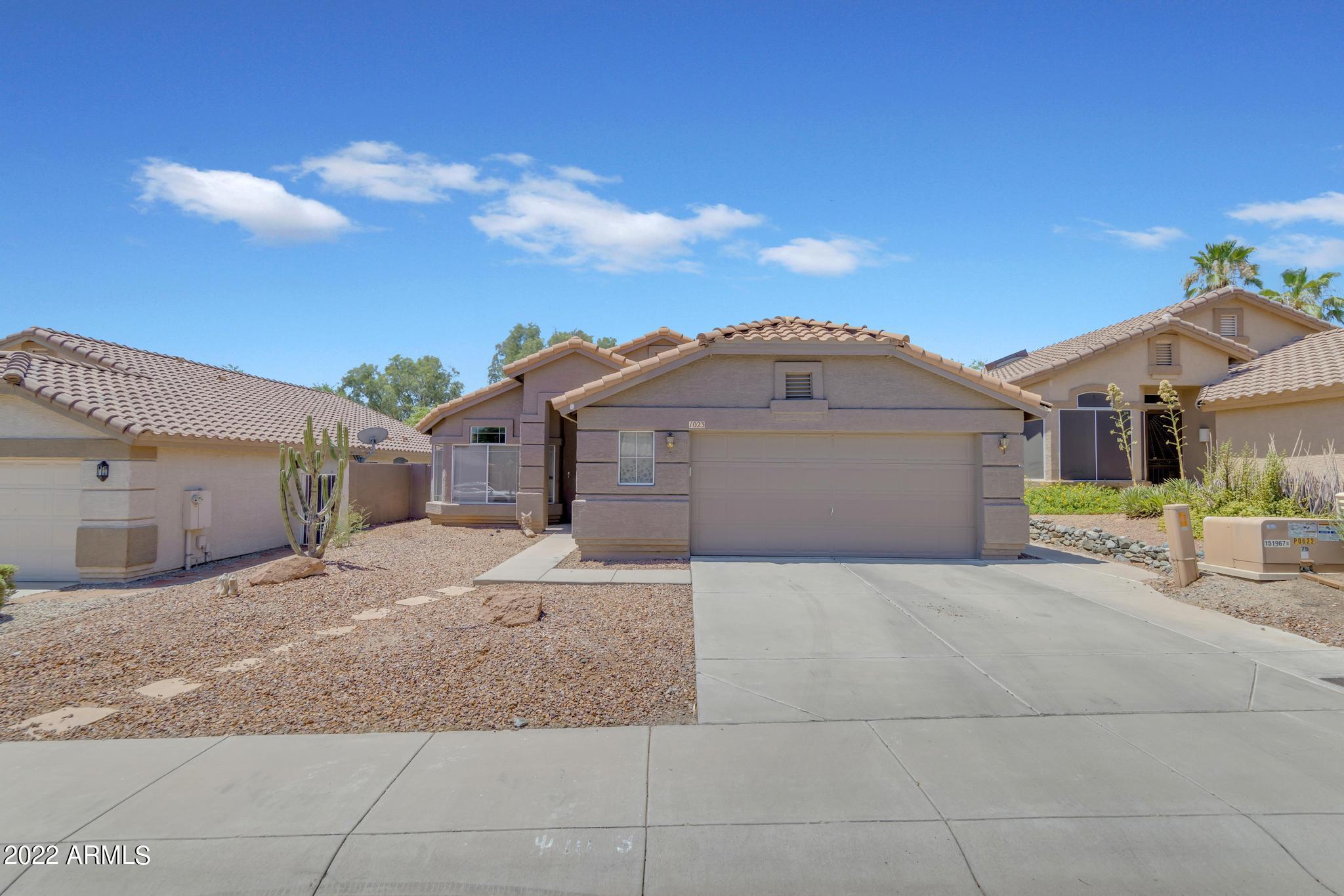 1023 E AMBERWOOD Drive