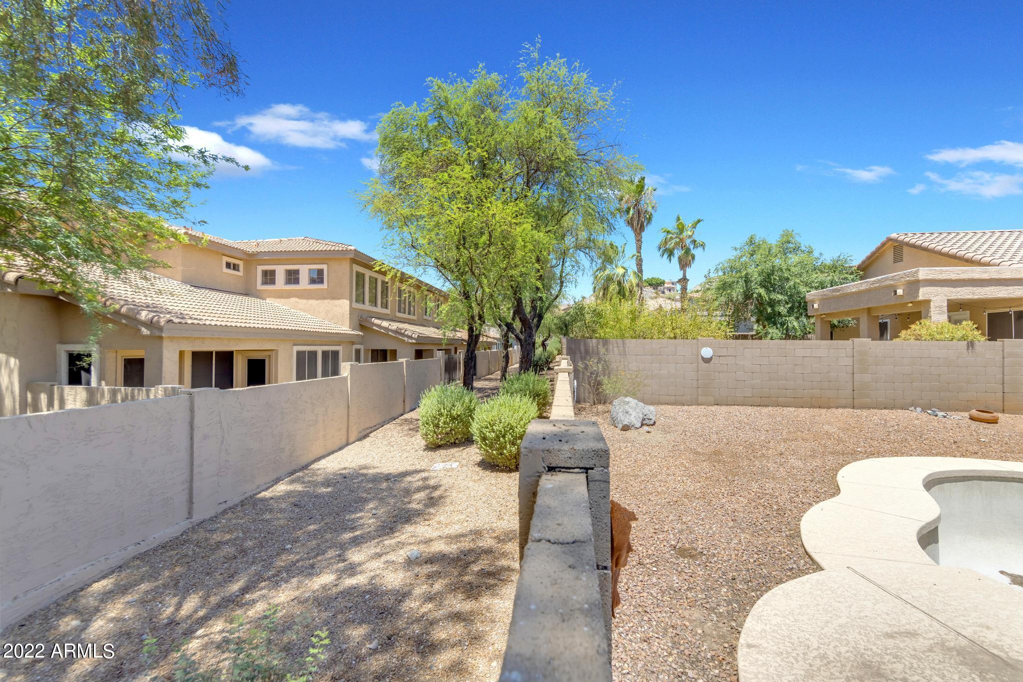 1023 E AMBERWOOD Drive