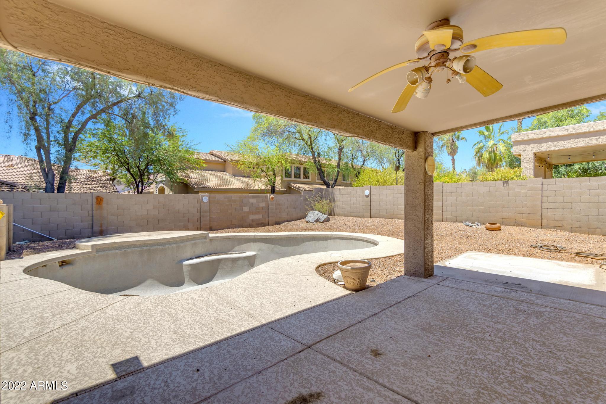 1023 E AMBERWOOD Drive