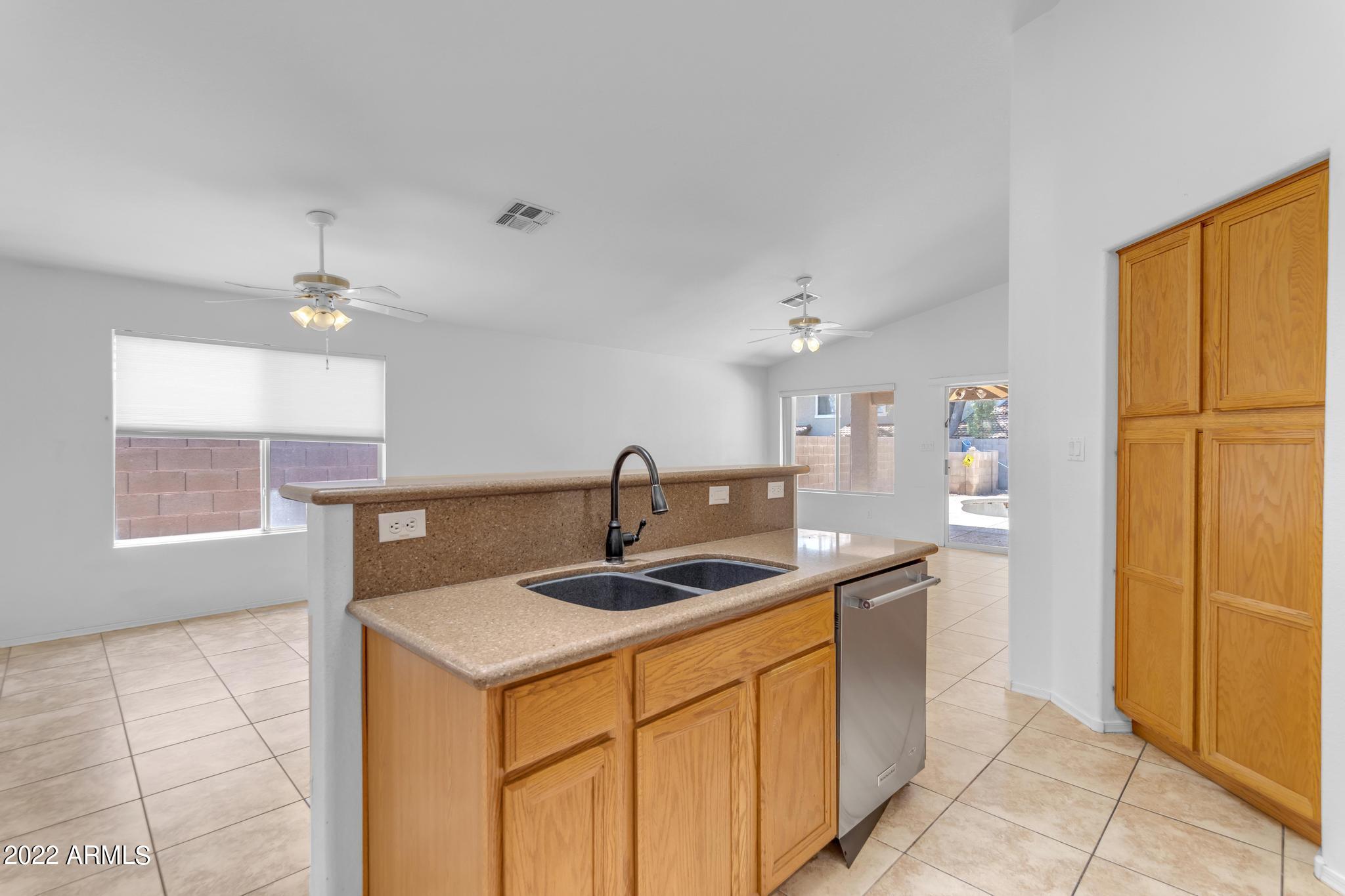 1023 E AMBERWOOD Drive