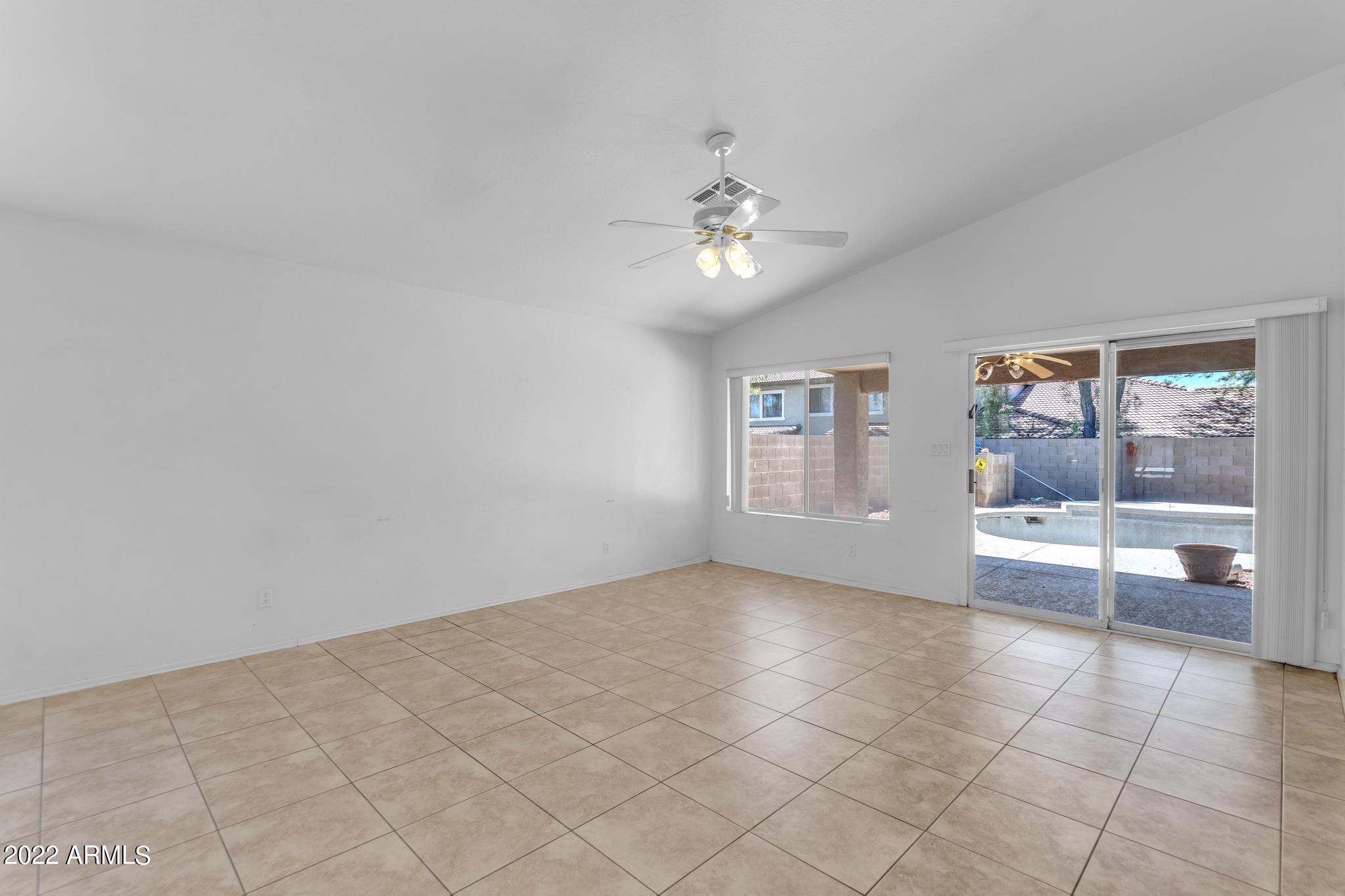 1023 E AMBERWOOD Drive