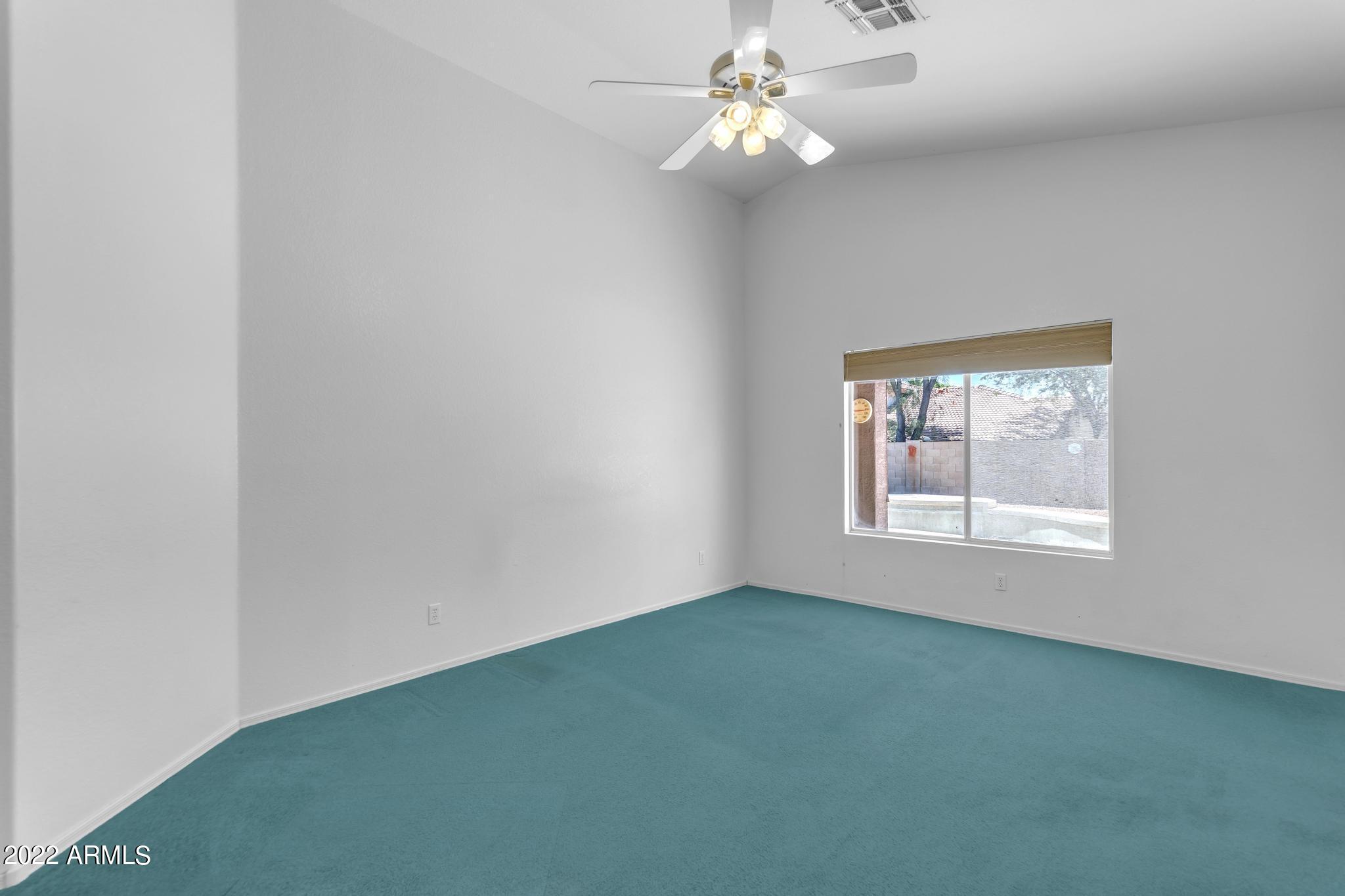 1023 E AMBERWOOD Drive