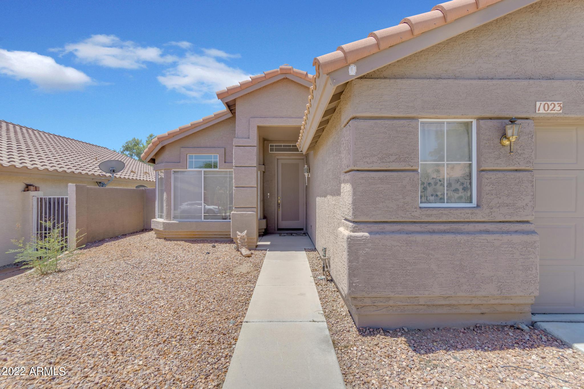 1023 E AMBERWOOD Drive