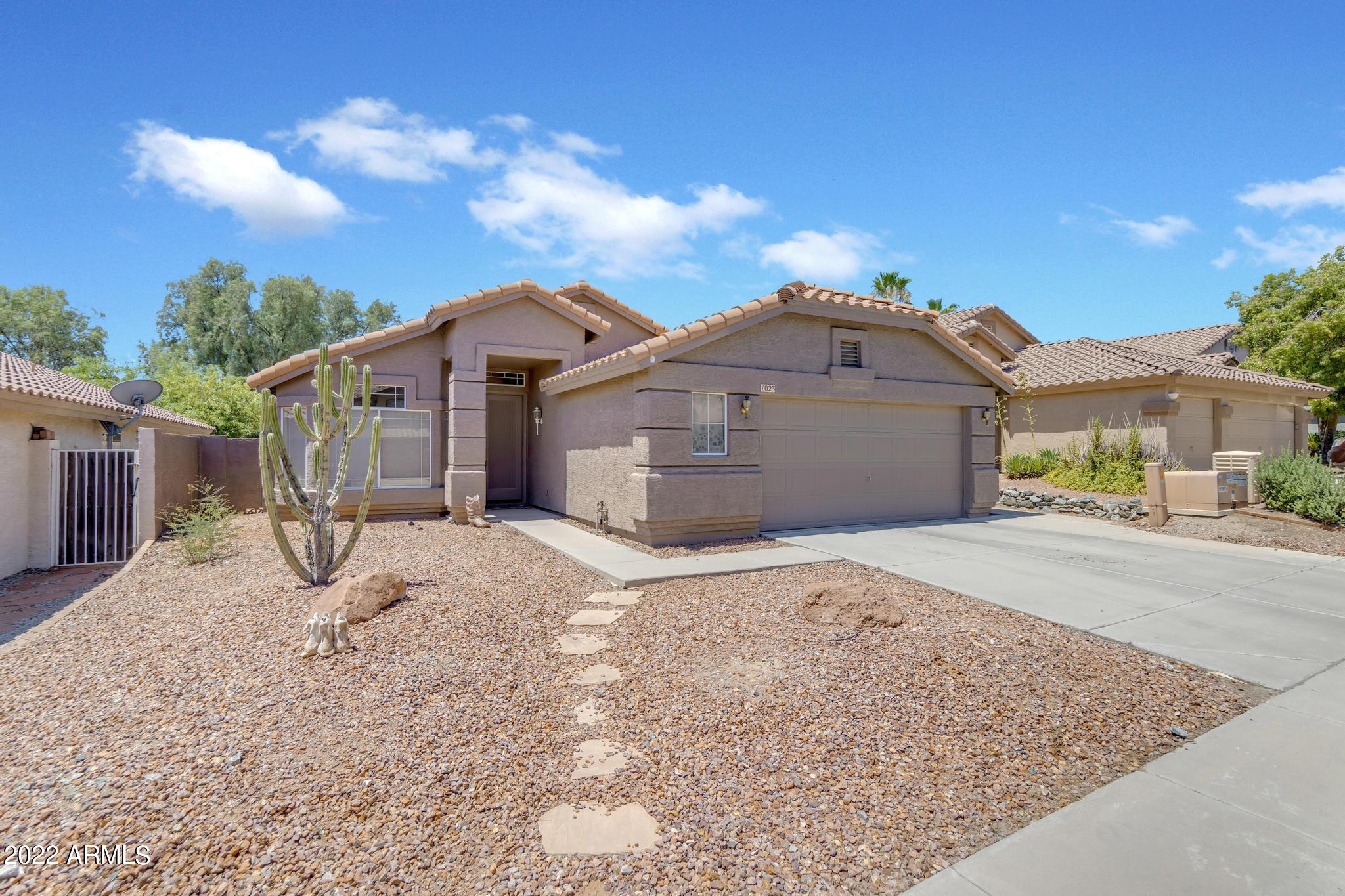 1023 E AMBERWOOD Drive