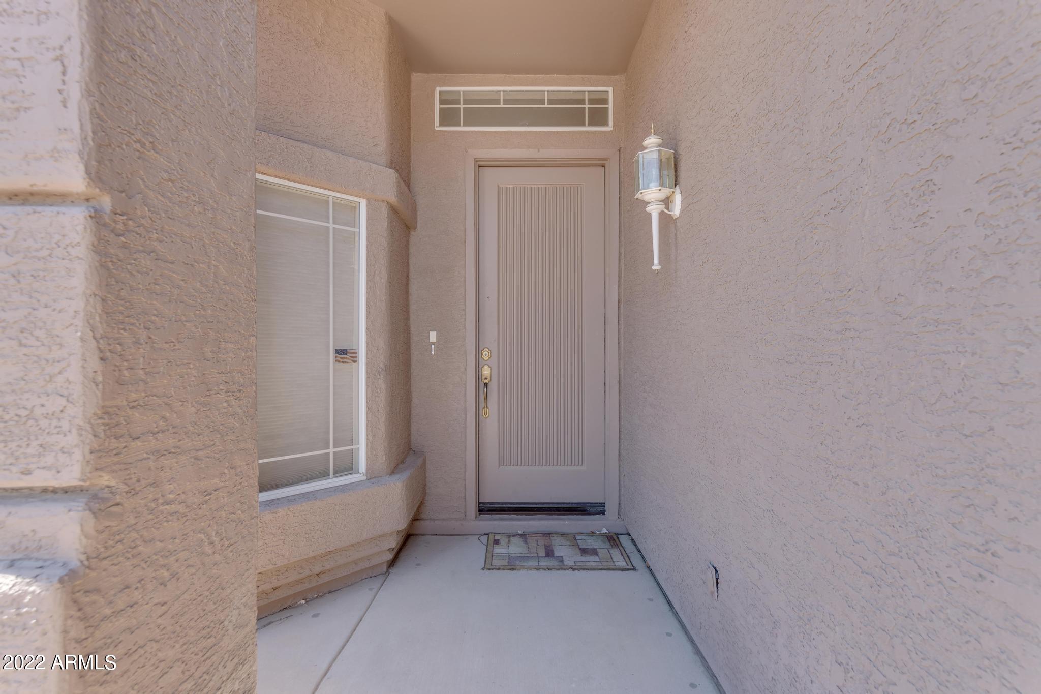 1023 E AMBERWOOD Drive