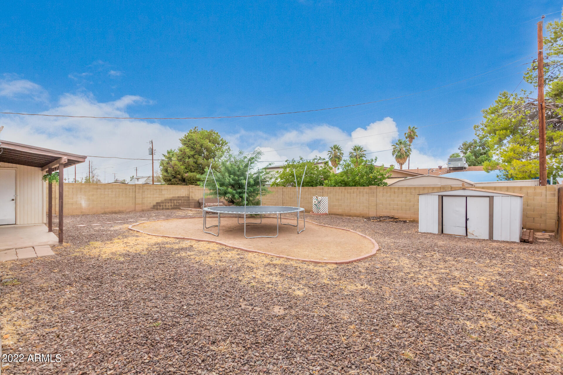 832 E DOLPHIN Avenue
