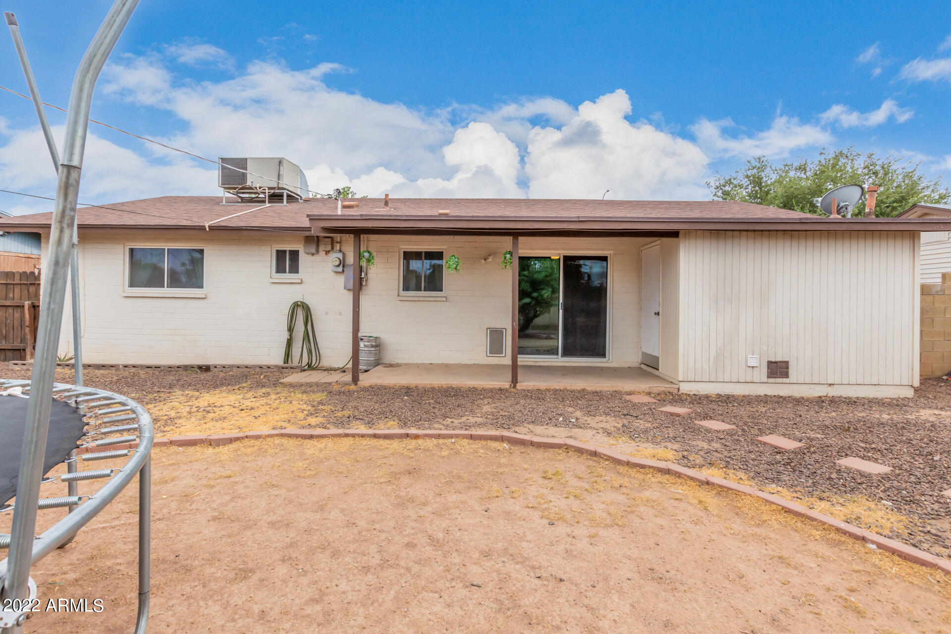 832 E DOLPHIN Avenue