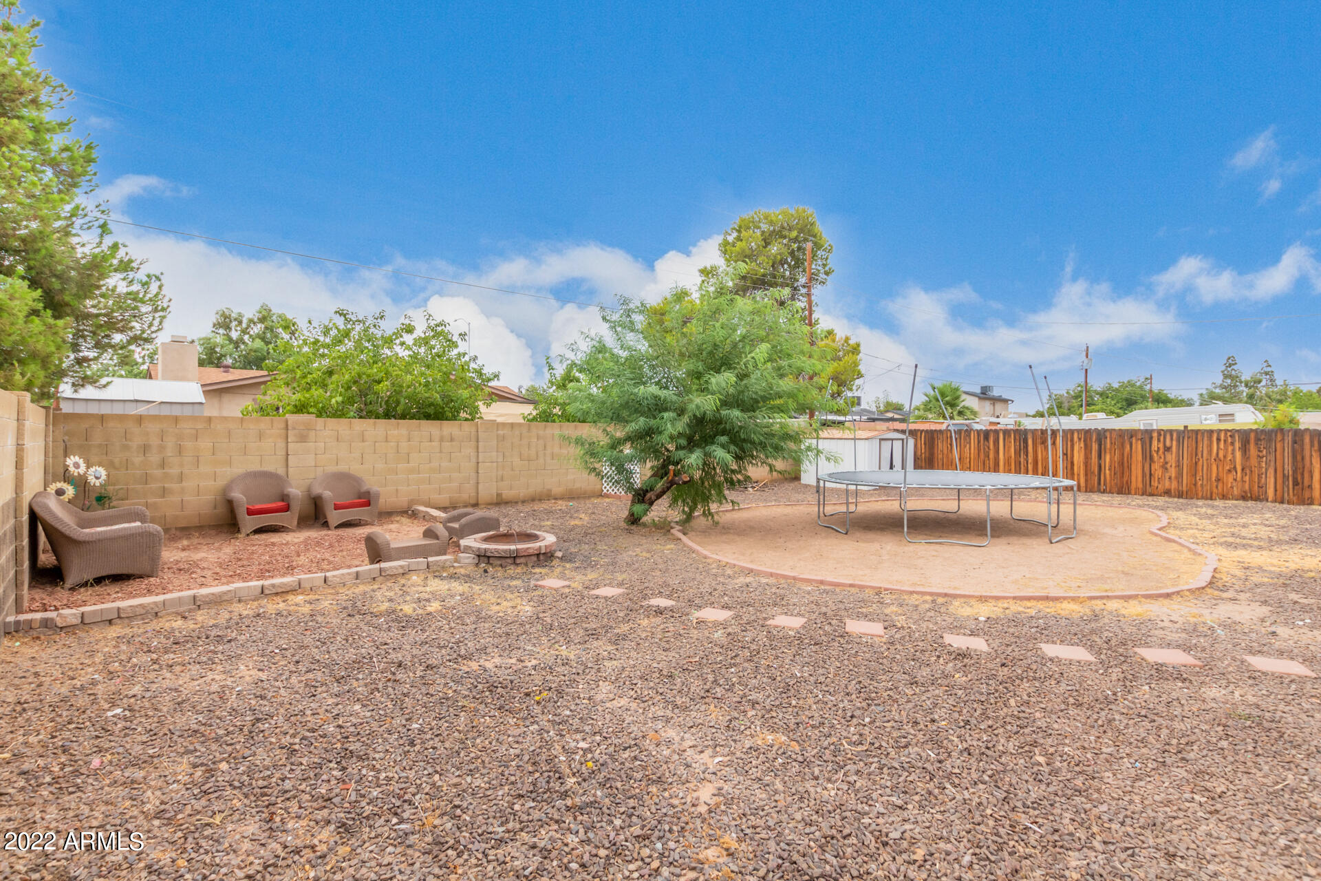 832 E DOLPHIN Avenue