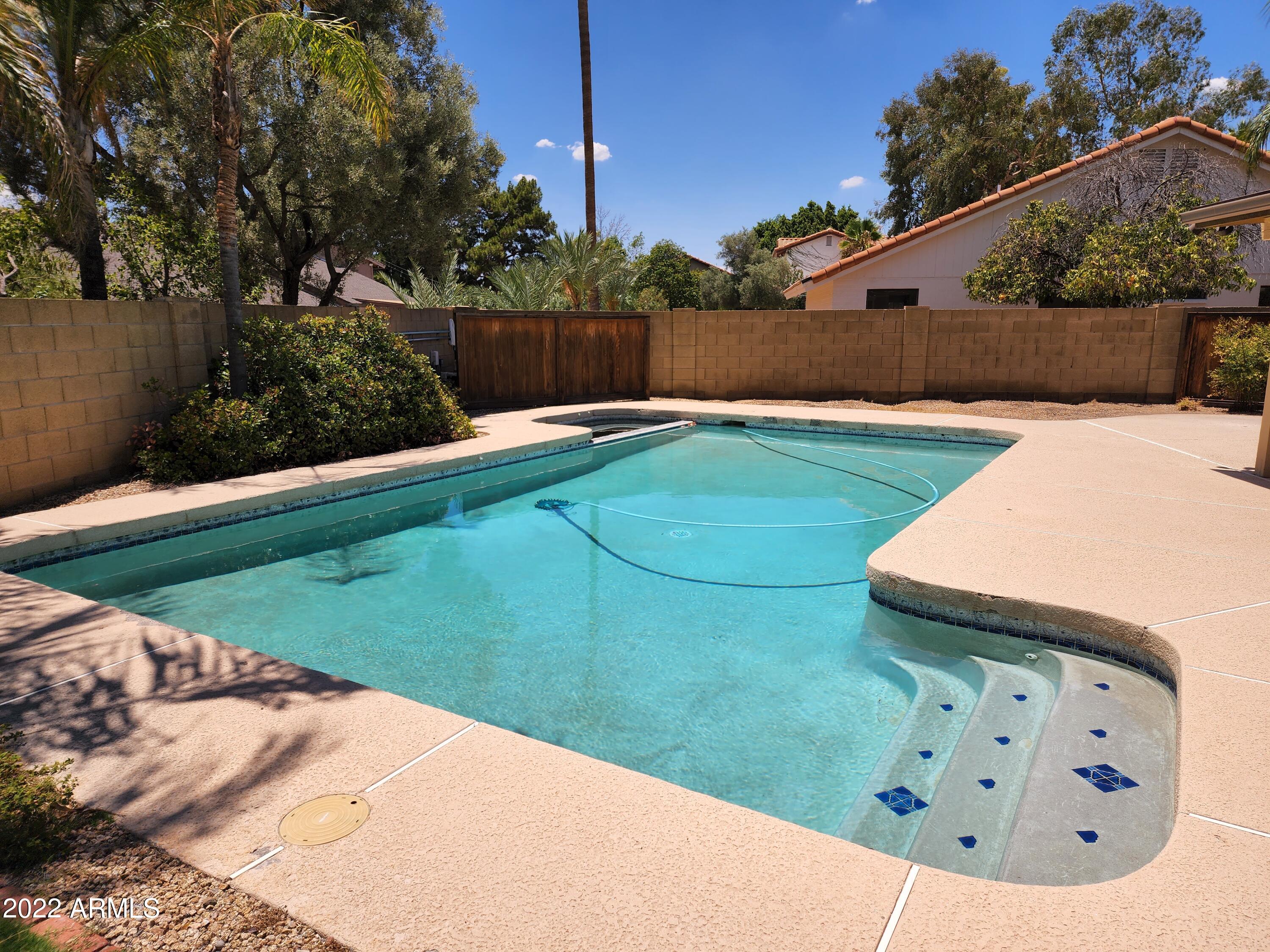 5015 E PARADISE Lane