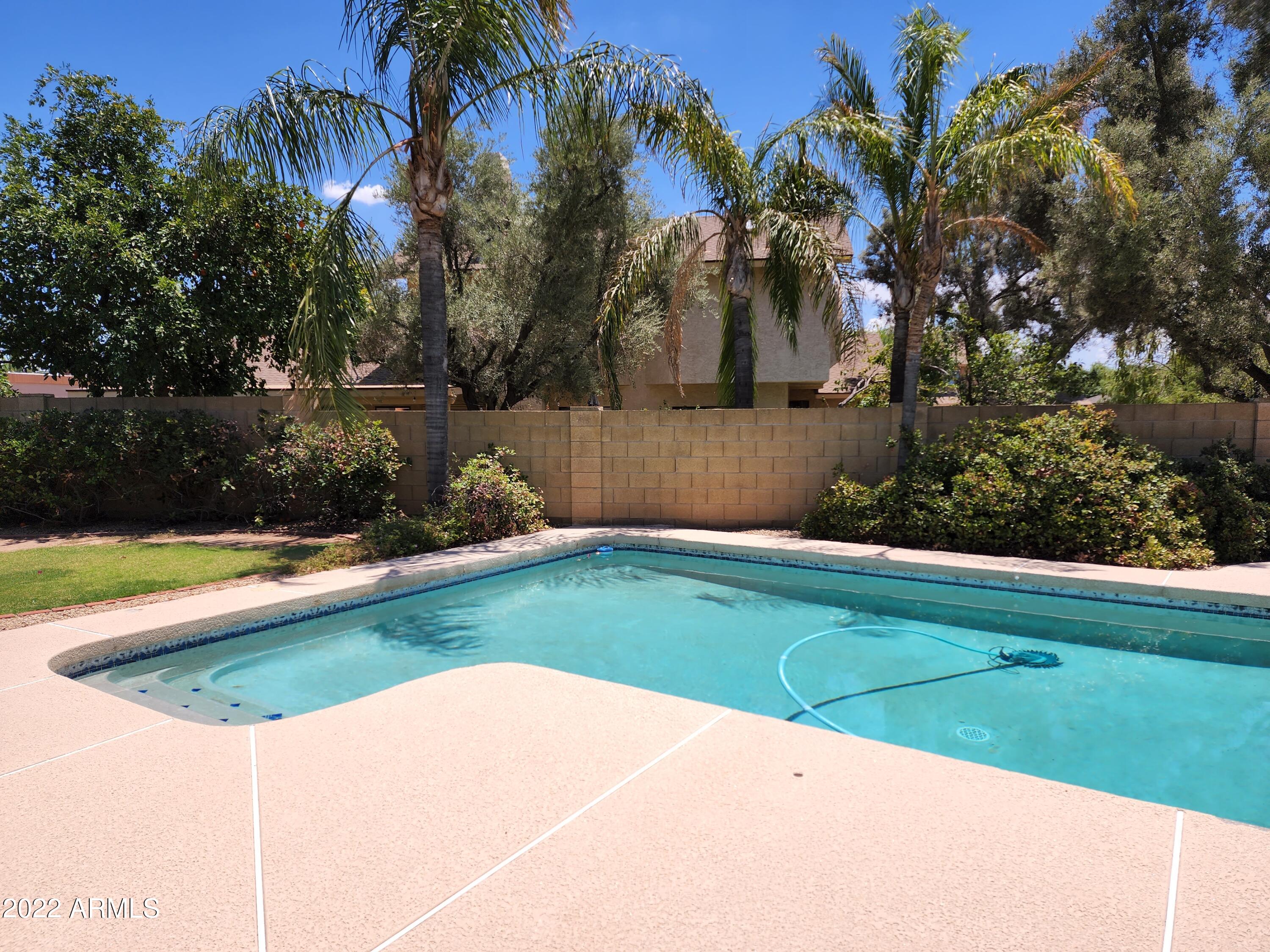 5015 E PARADISE Lane