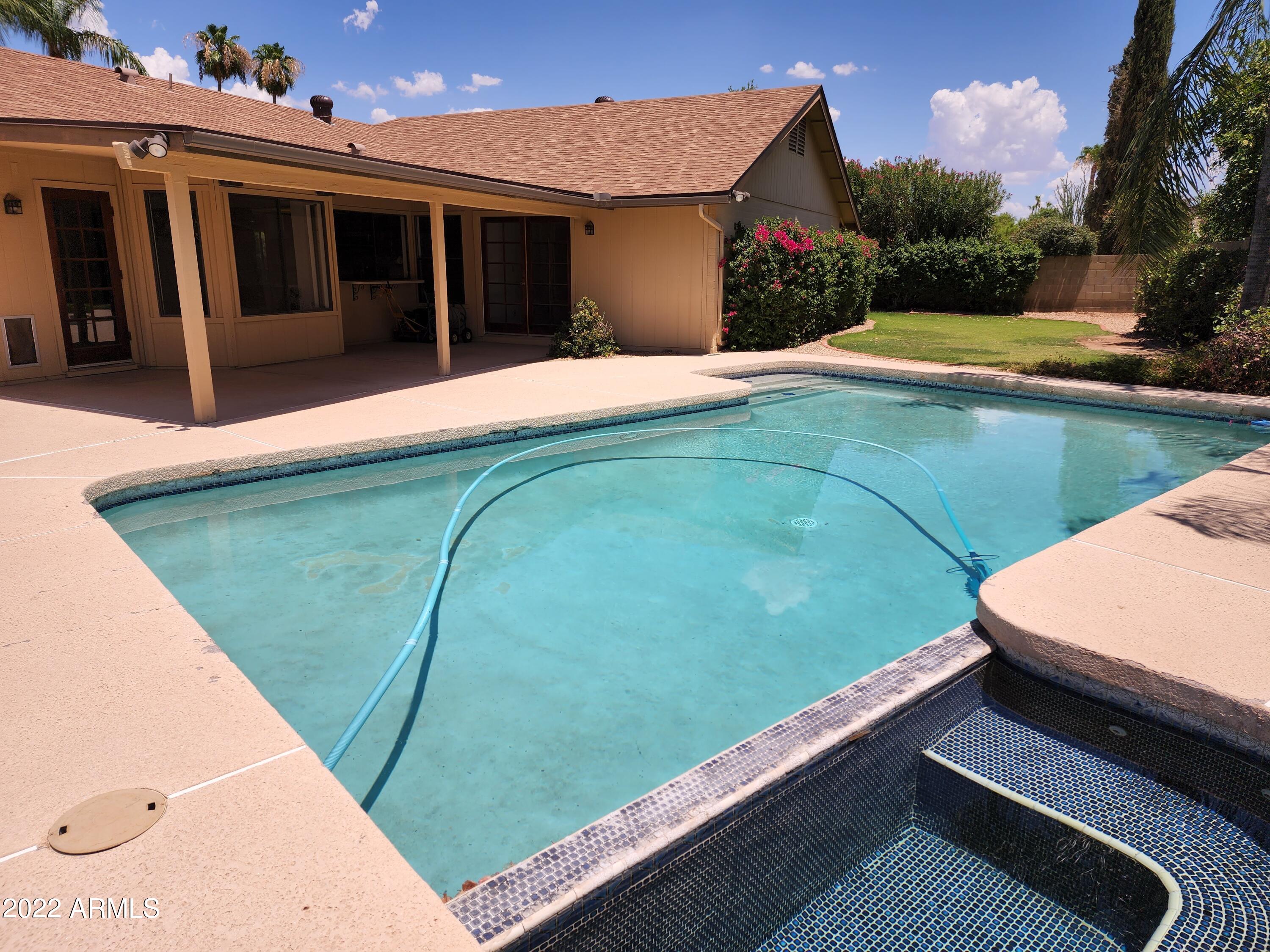 5015 E PARADISE Lane