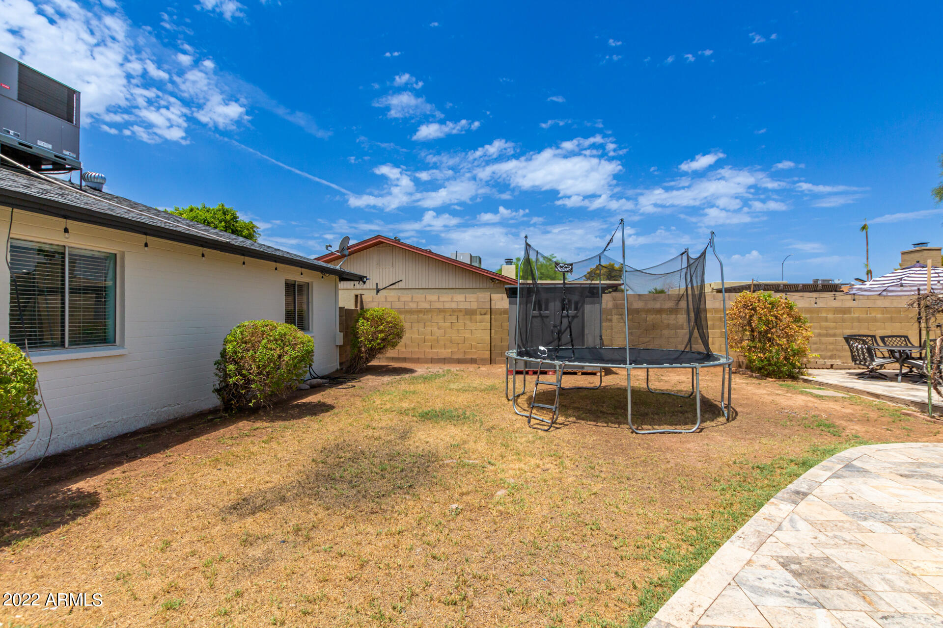 1126 E GLADE Circle