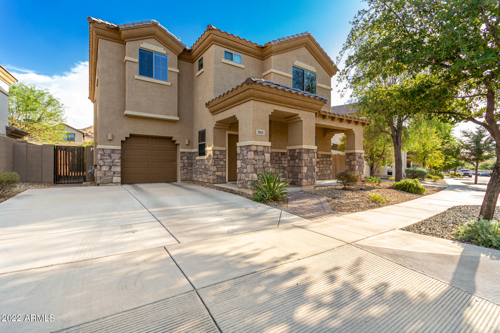 3915 E BRANHAM Lane