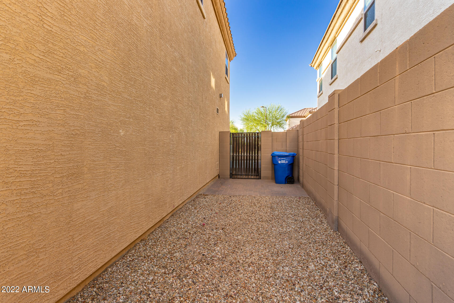 3915 E BRANHAM Lane