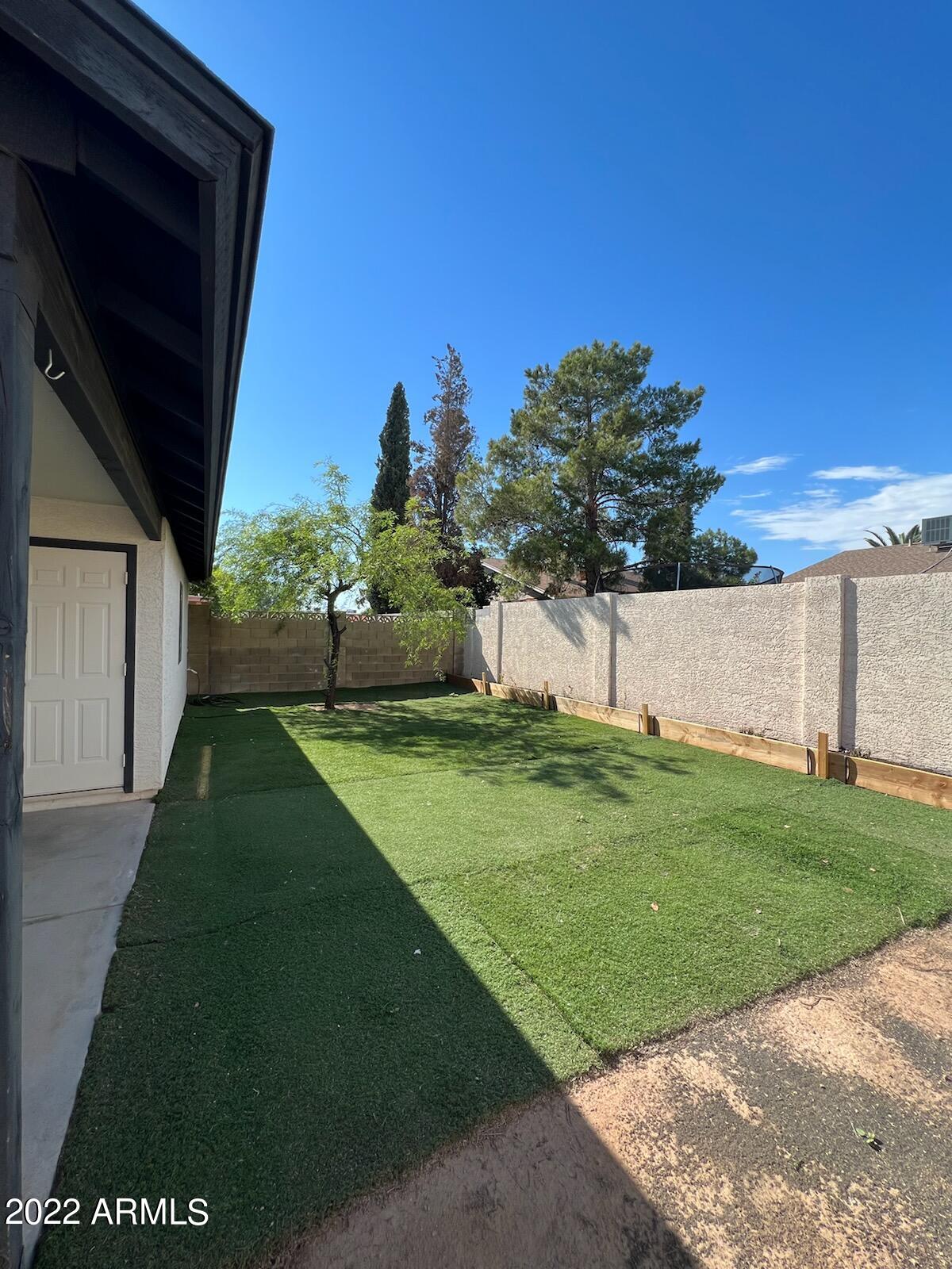 618 W ROSAL Avenue